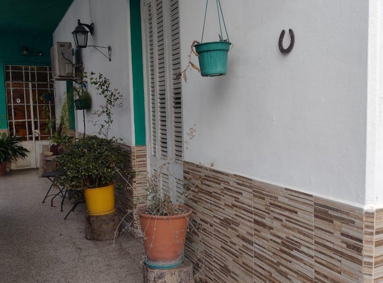 Foto de CASA EN VENTA C/CUARTO HUESP. PILETA PARQUE Y COCH, imagen 3