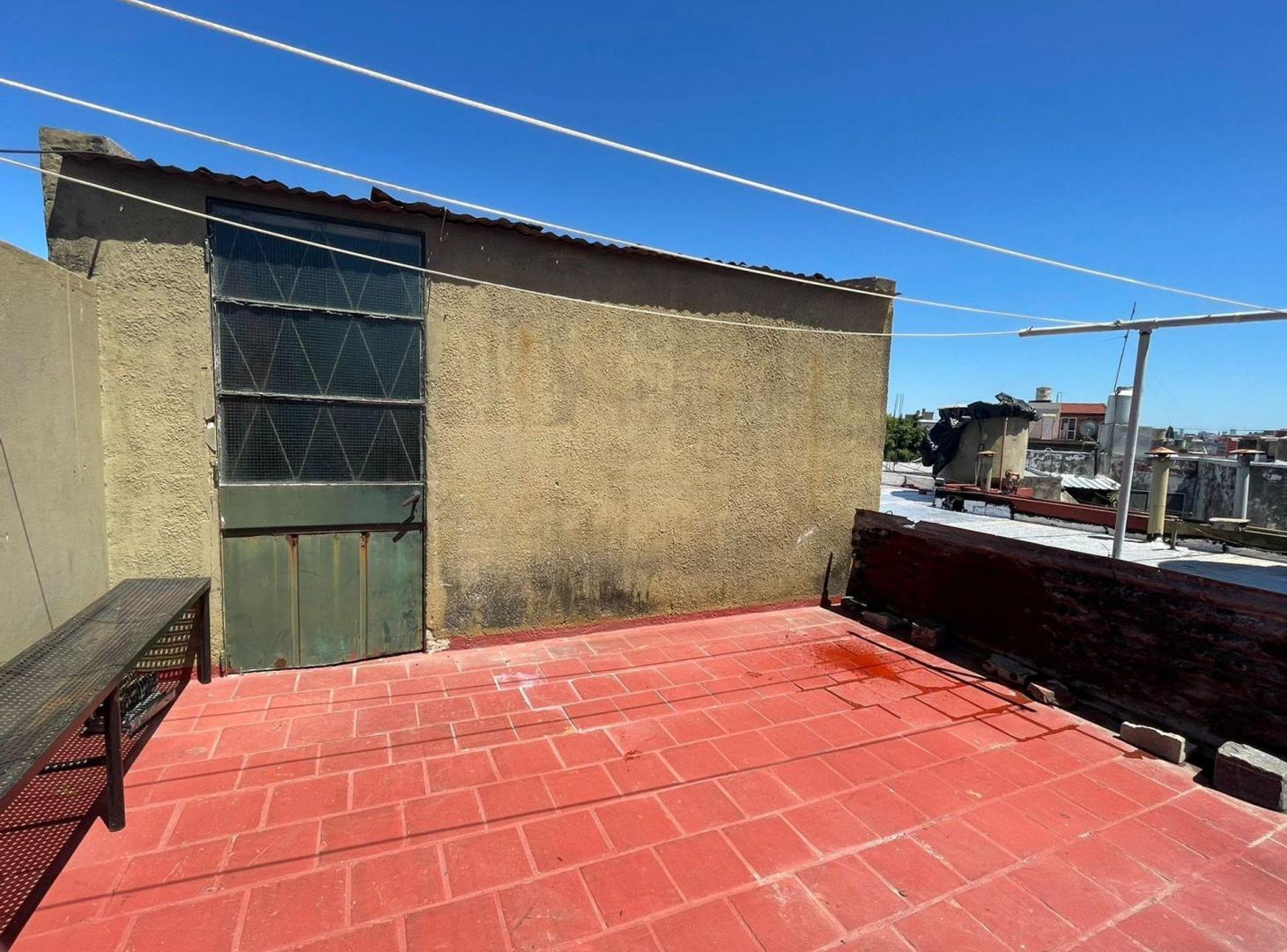 Foto de PH 4 AMB.EN VENTA C/TERRAZA-159 m2- AVELLANEDA, imagen 2