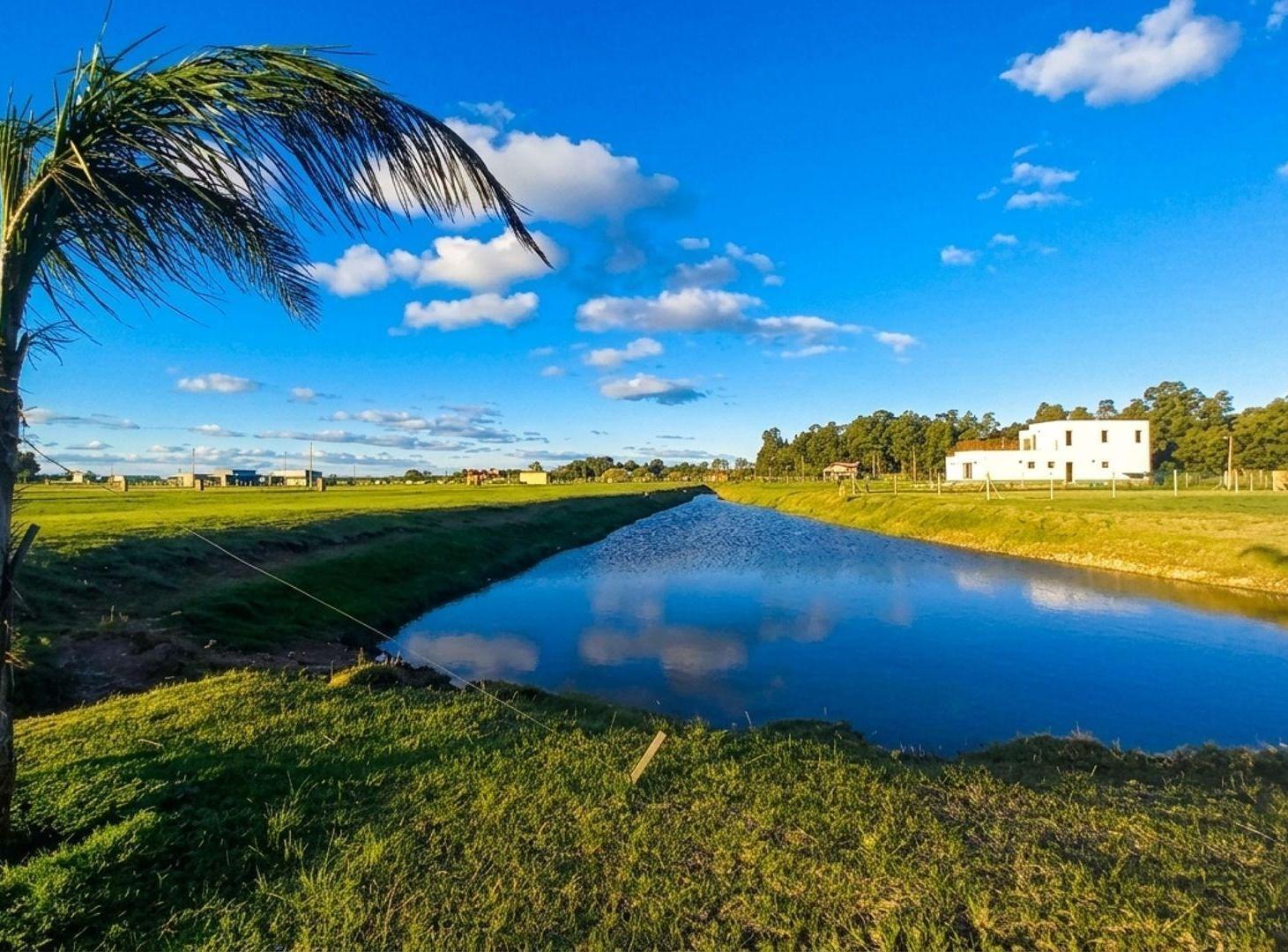 Foto de LOTE DE 810 M² FRENTE A LA LAGUNA - CAÑUELAS PARK, imagen 4