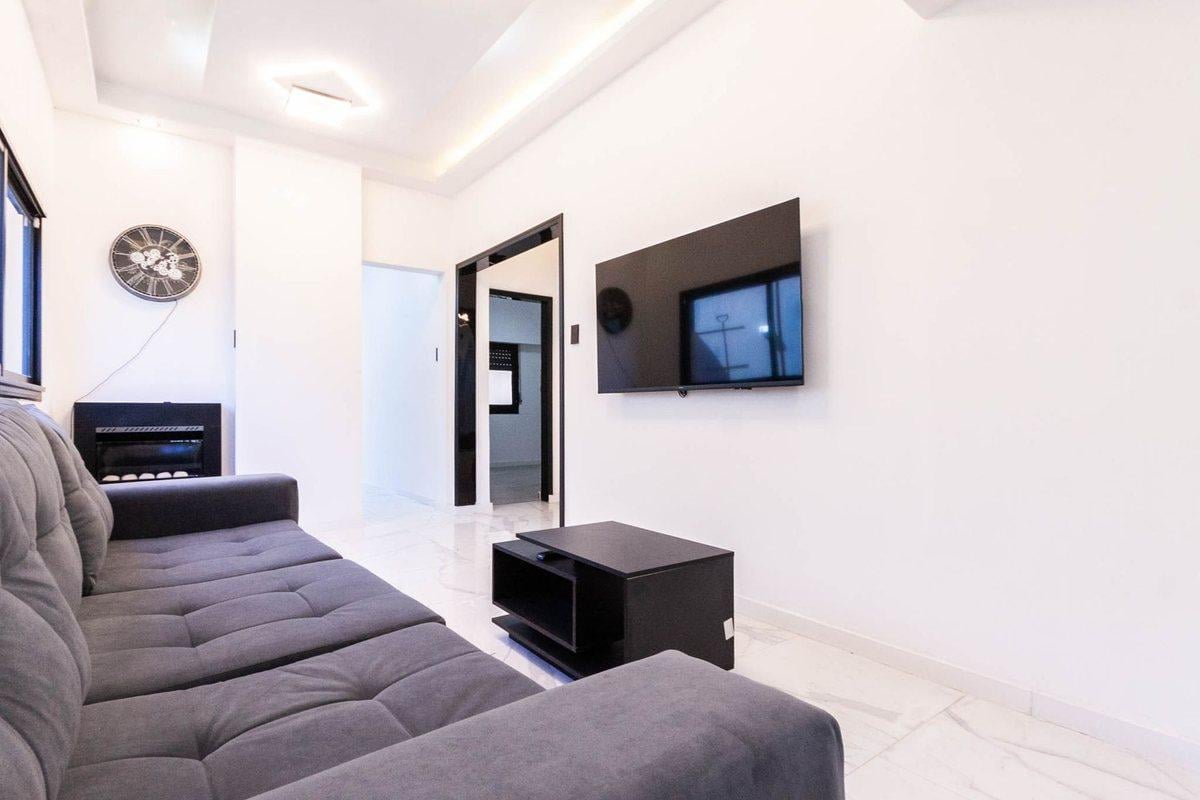 Foto de Casa 4 amb hecha a nuevo, con piscina y 3 cocheras, imagen 4