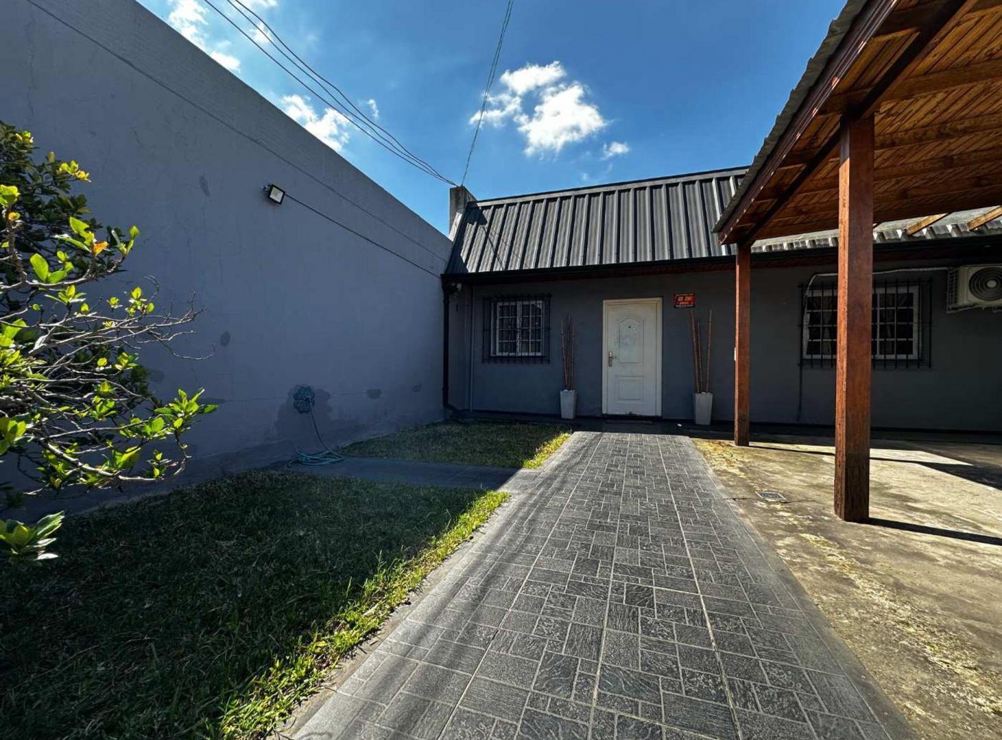 Foto de EXCELENTE CASA 3AMB.GRAN FONDO C/COCHERA DE 245M2., imagen 3