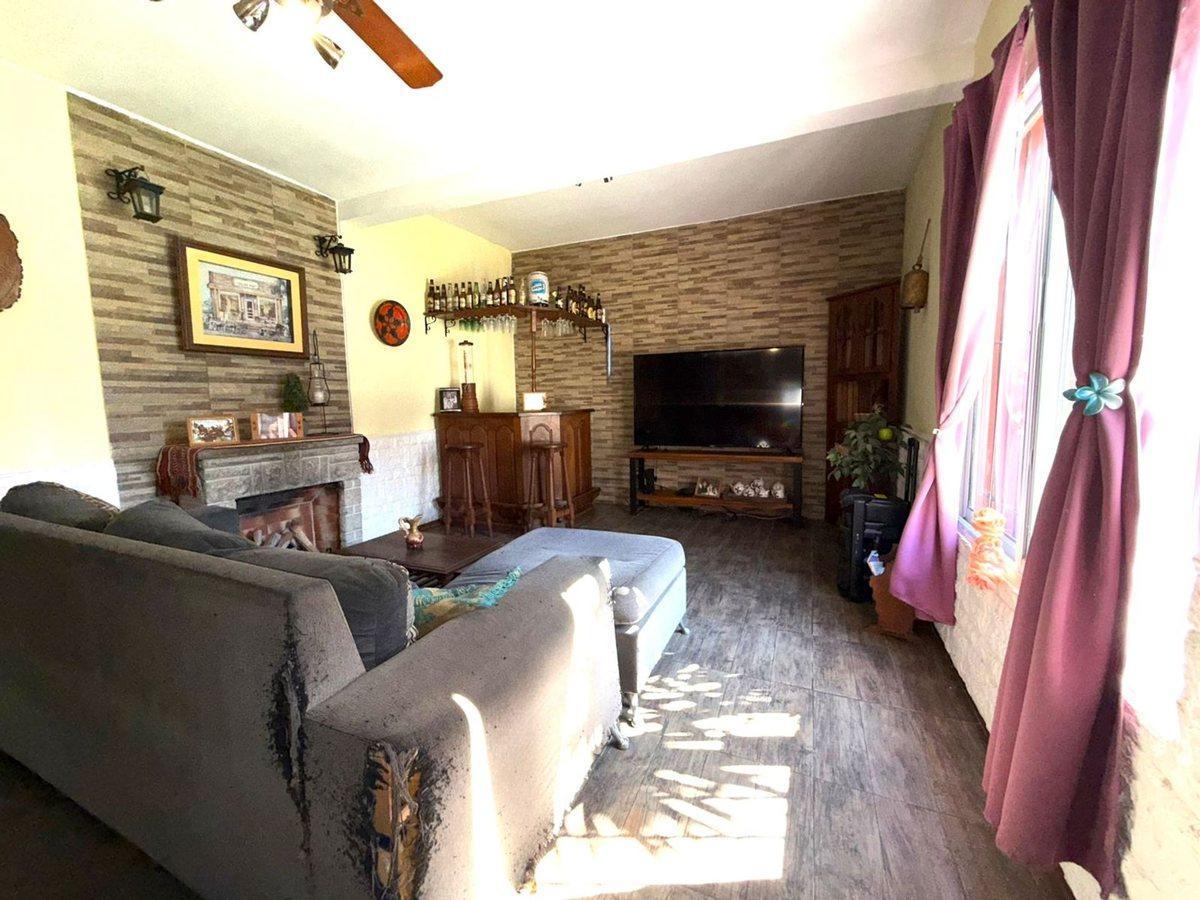 Foto de VENTA CASA-3 AMBTS.C/PQUE, PILETA, QUINCHO COCHERA, imagen 2