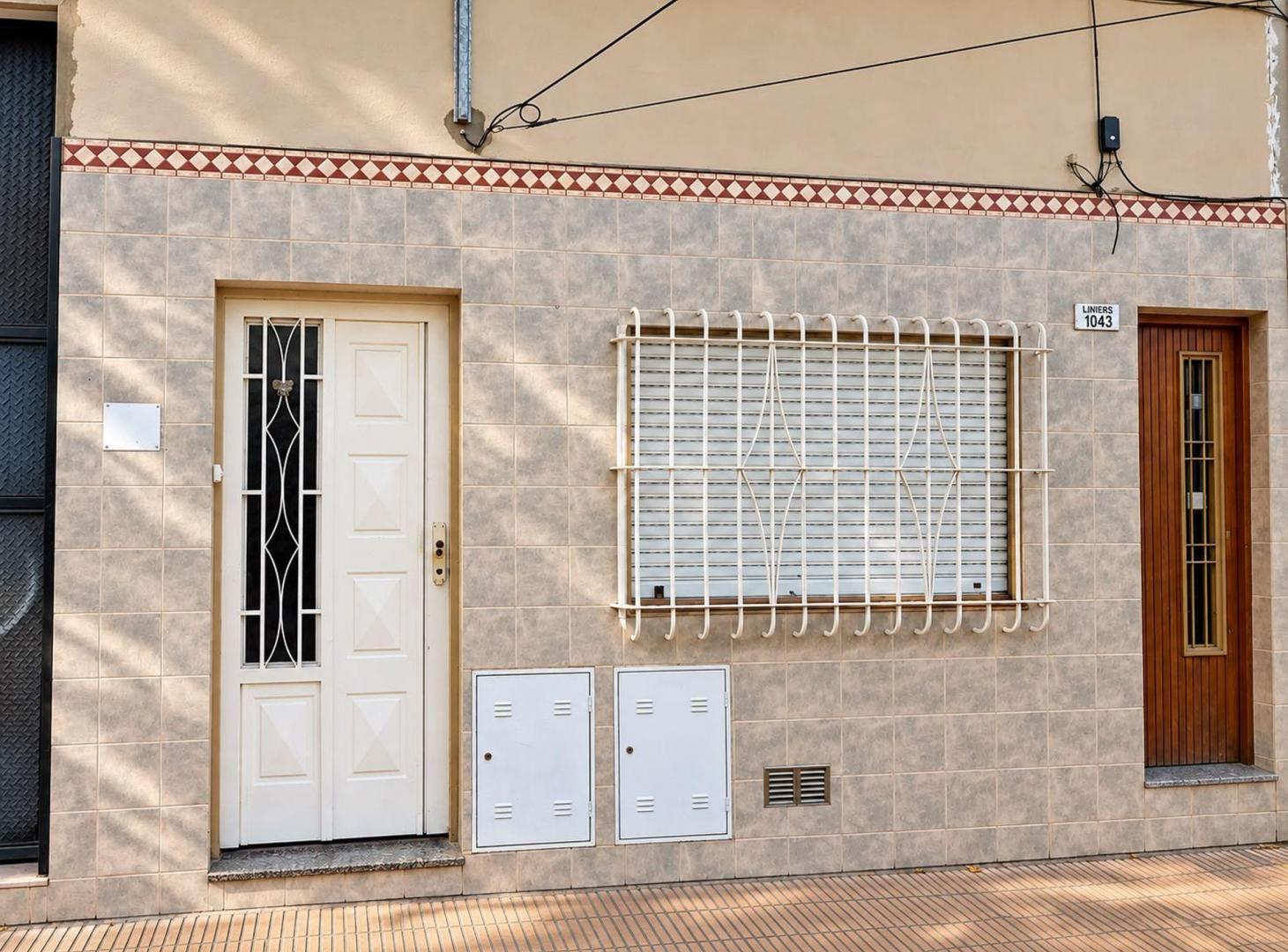 Foto de PH 2 ambientes al frente con patio – Lanús Oeste, imagen 1