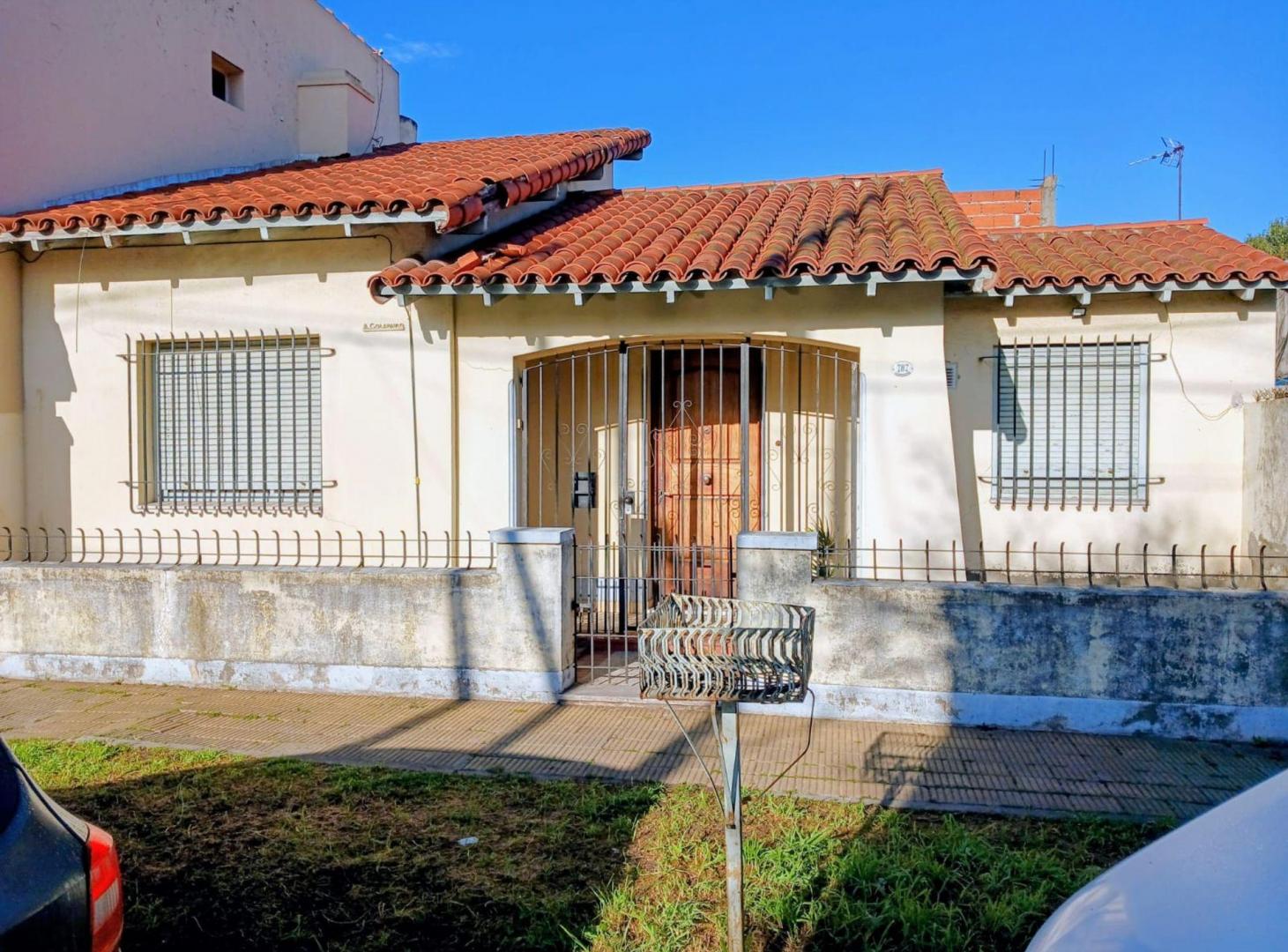 Foto de Casa 3 amb, en venta c/ patio, M/B estado Lanús E, imagen 1