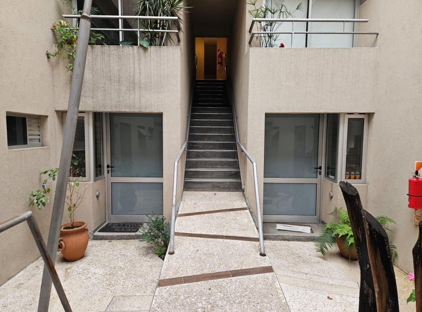 Foto de DEPTO DUPLEX 3 AMB VENTA FLORES 2 BAÑOS, imagen 3