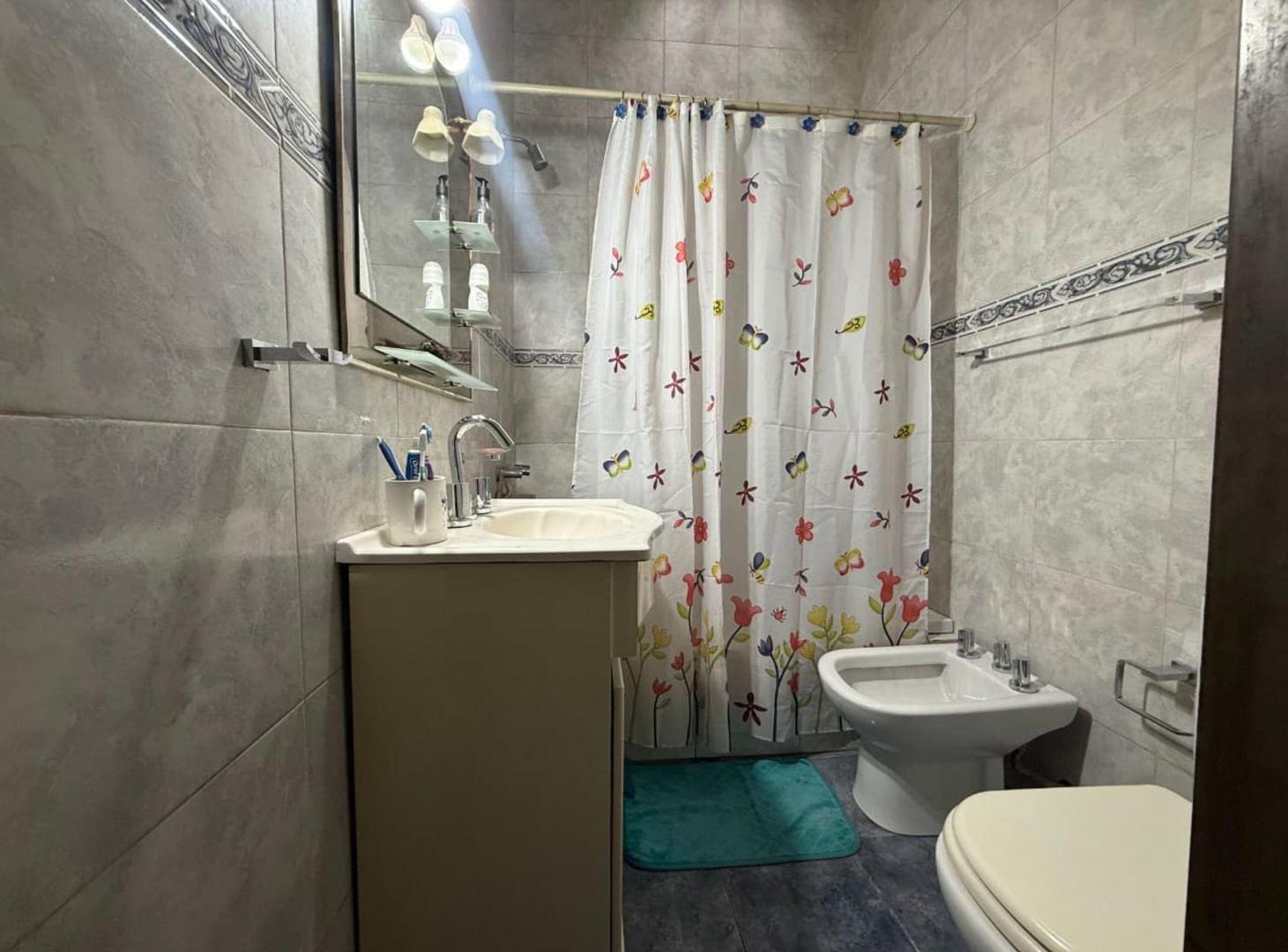 Foto de Ph 4 amb en venta al frente c/ cochera y jardín, imagen 5