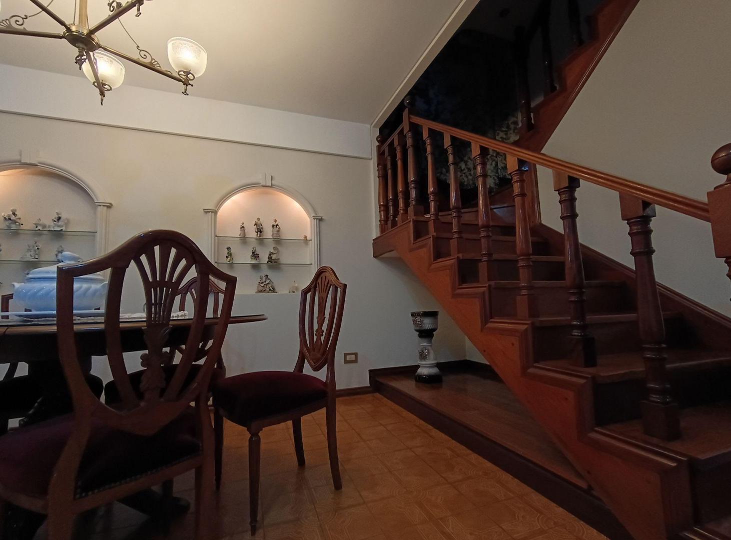 Foto de VENTA CASA 4 AMB.+ PROPIEDAD DE 3 AMB., imagen 5