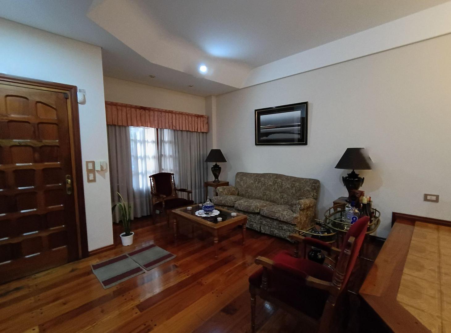 Foto de VENTA CASA 4 AMB.+ PROPIEDAD DE 3 AMB., imagen 4