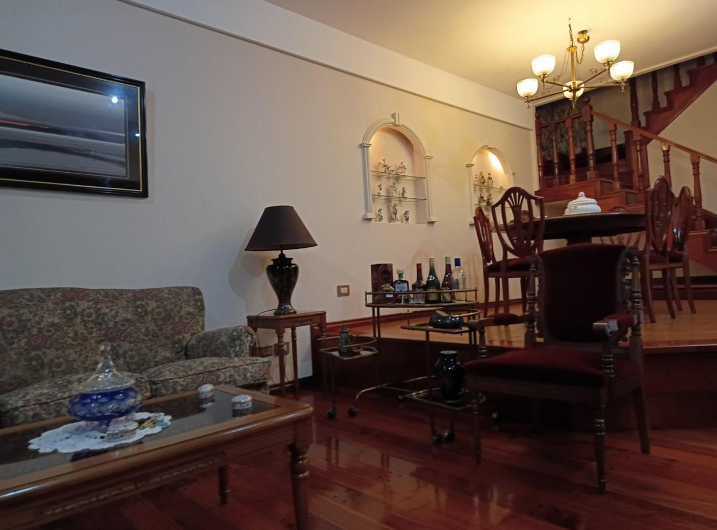 Foto de VENTA CASA 4 AMB.+ PROPIEDAD DE 3 AMB., imagen 3