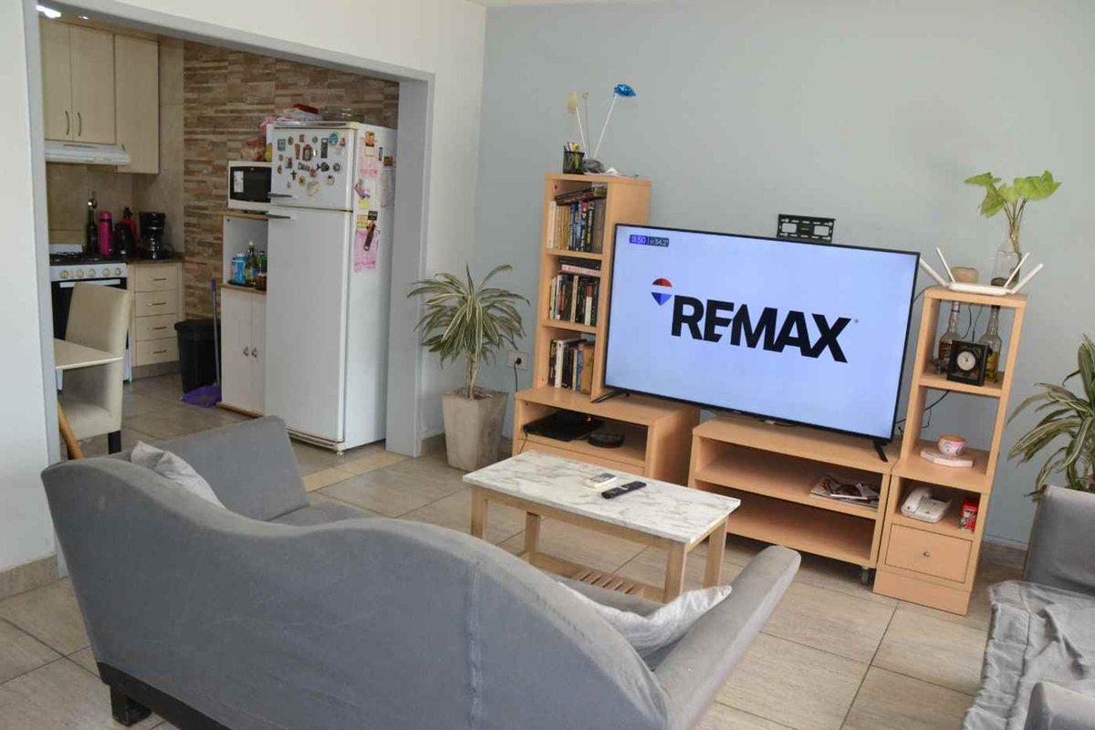 Foto de Casa 2 familias. Garaje para 3 vehículos y pileta, imagen 4