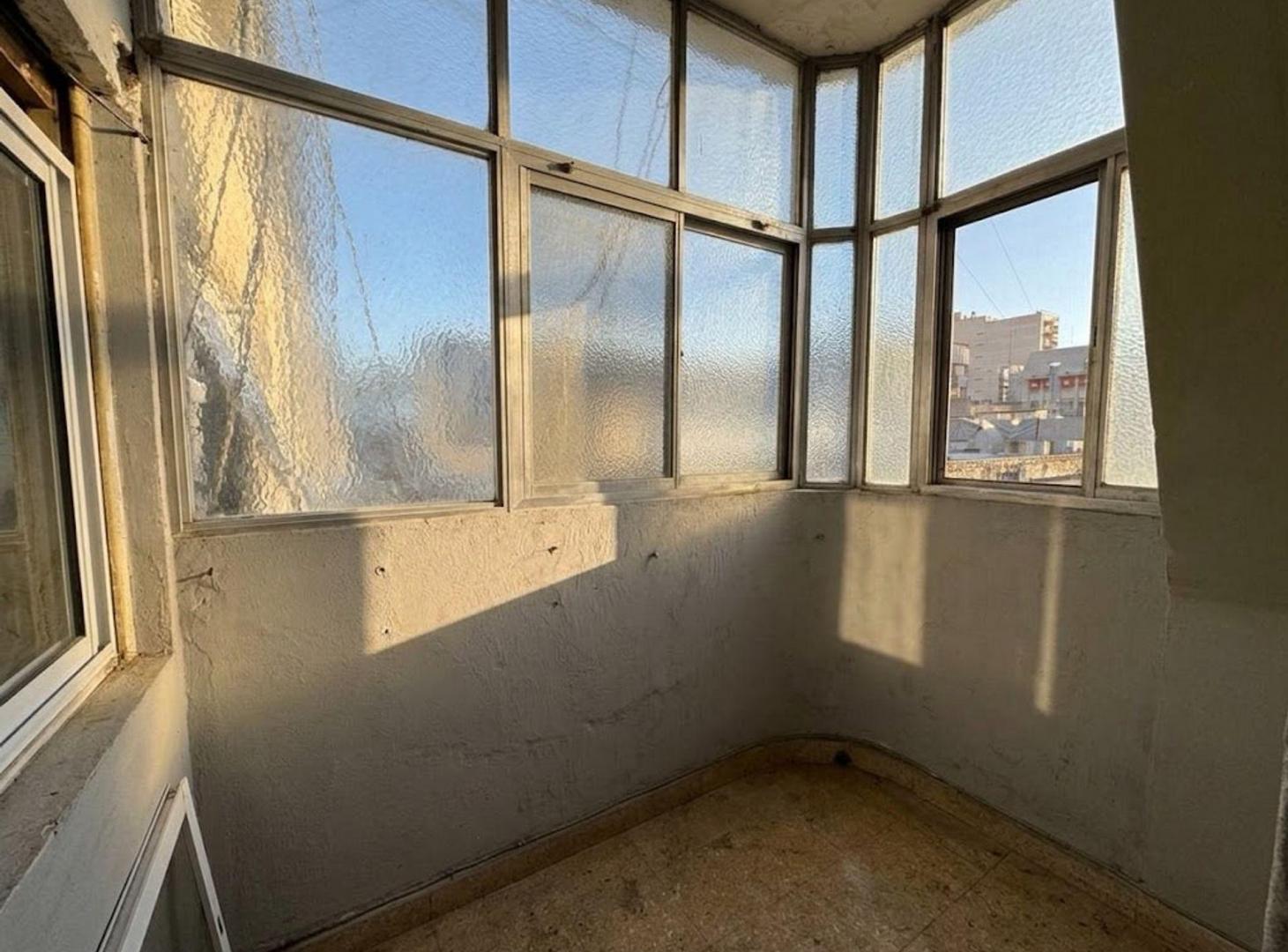 Foto de VENTA DEPARTAMENTO 2 AMB Y1/2 LANUS CENTRO APTO CR, imagen 5