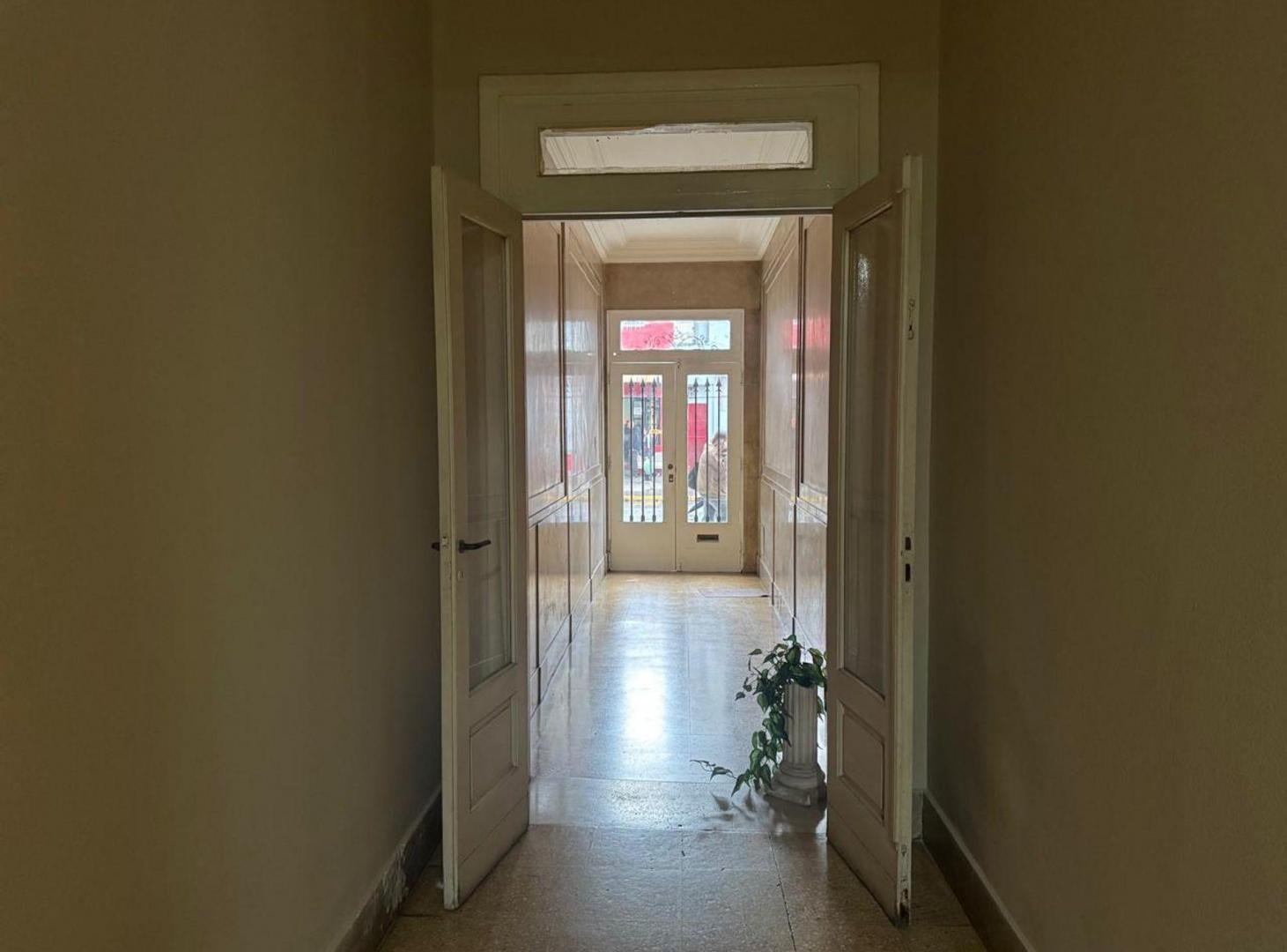 Foto de VENTA DEPARTAMENTO 2 AMB Y1/2 LANUS CENTRO APTO CR, imagen 1