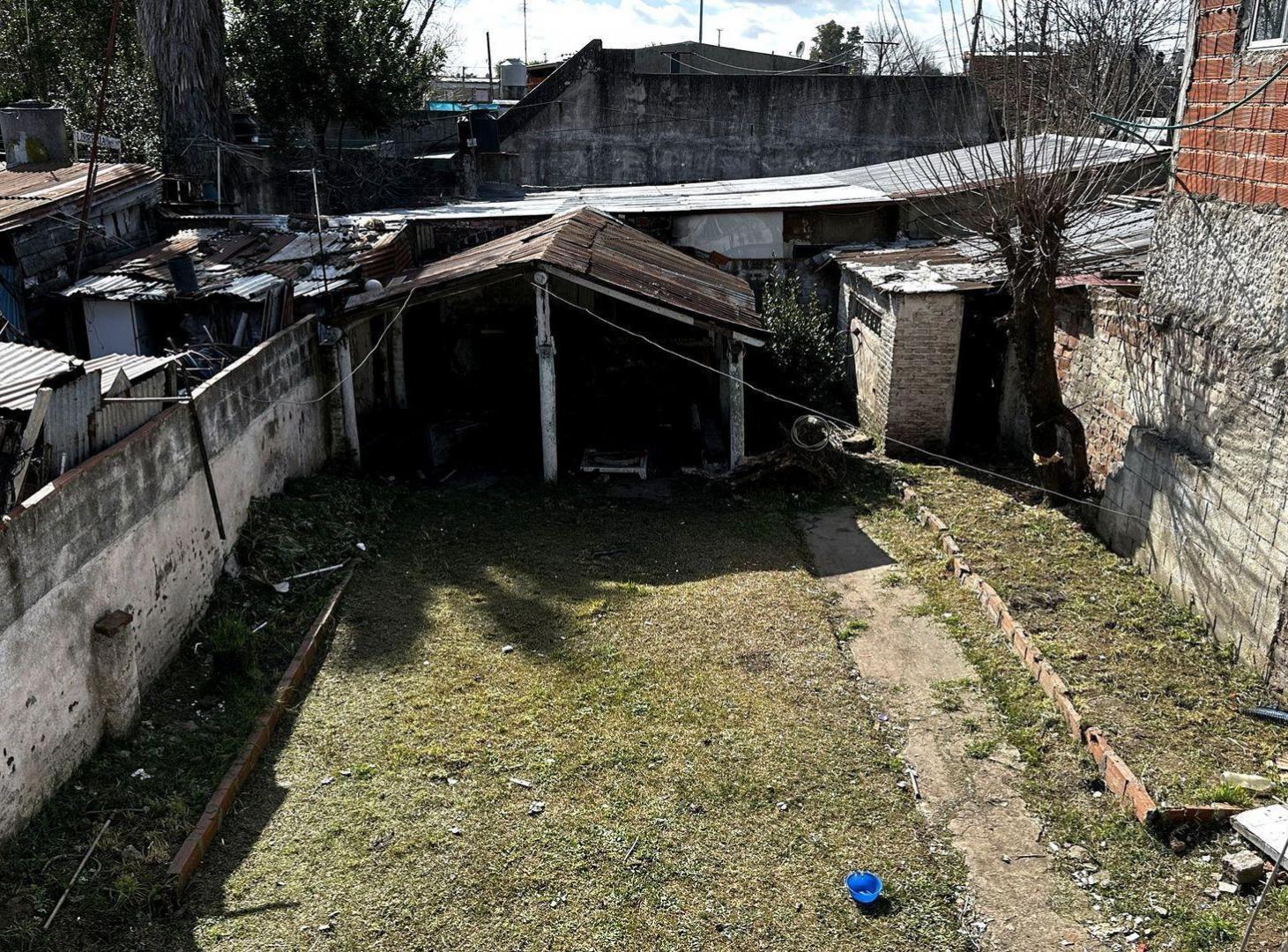 Foto de Lote 263 m² con casa a refaccionar, imagen 3