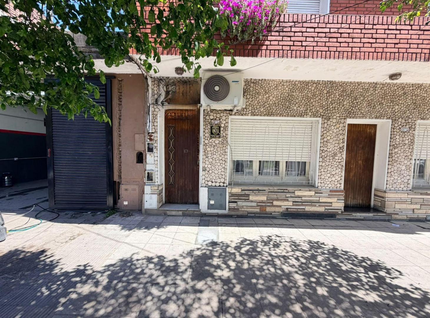 Foto de VTA PH 2 AMB/ LANUS OESTE/ CON PATIO/ LAVADERO, imagen 2