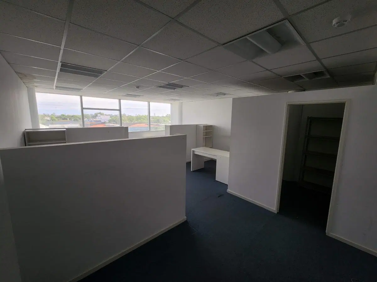 Oficina en venta - San Isidro 8