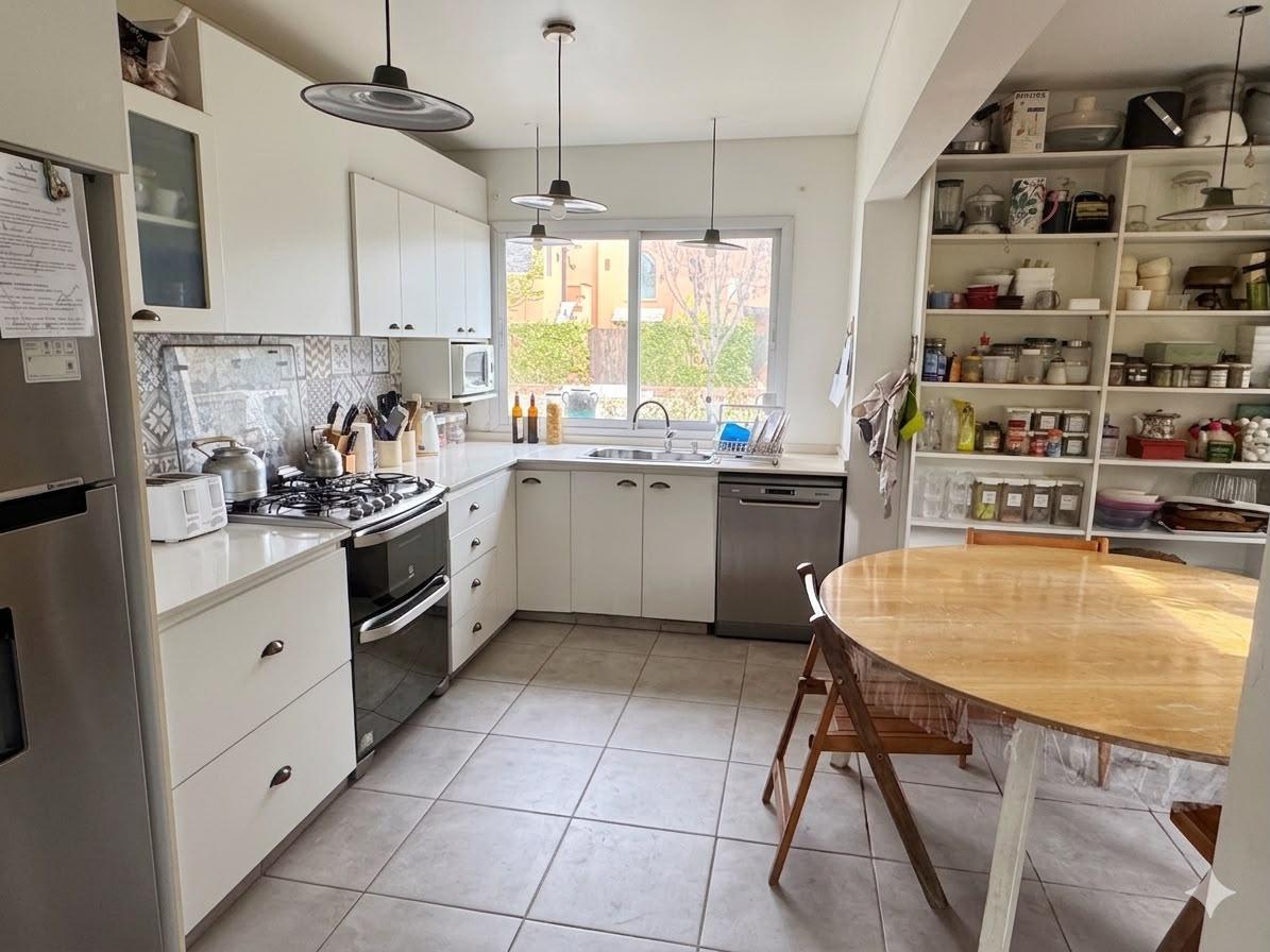 Foto de Casa en venta - Santa Clara - Villa Nueva, imagen 1