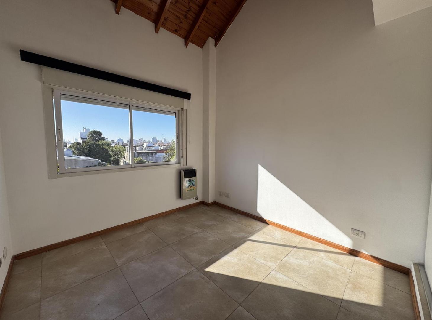 Foto de Departamento tipo duplex en venta - Villa Del Parque, imagen 5