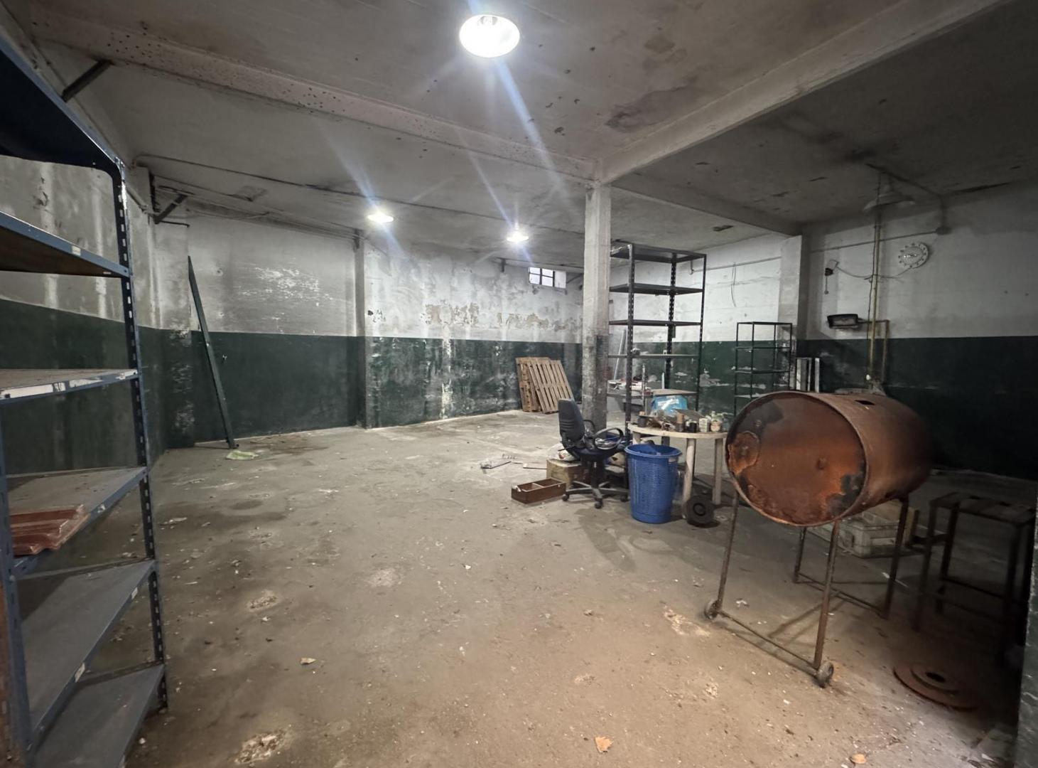 Foto de Local y depósito en venta - Villa del Parque - Villa General Mitre, imagen 4