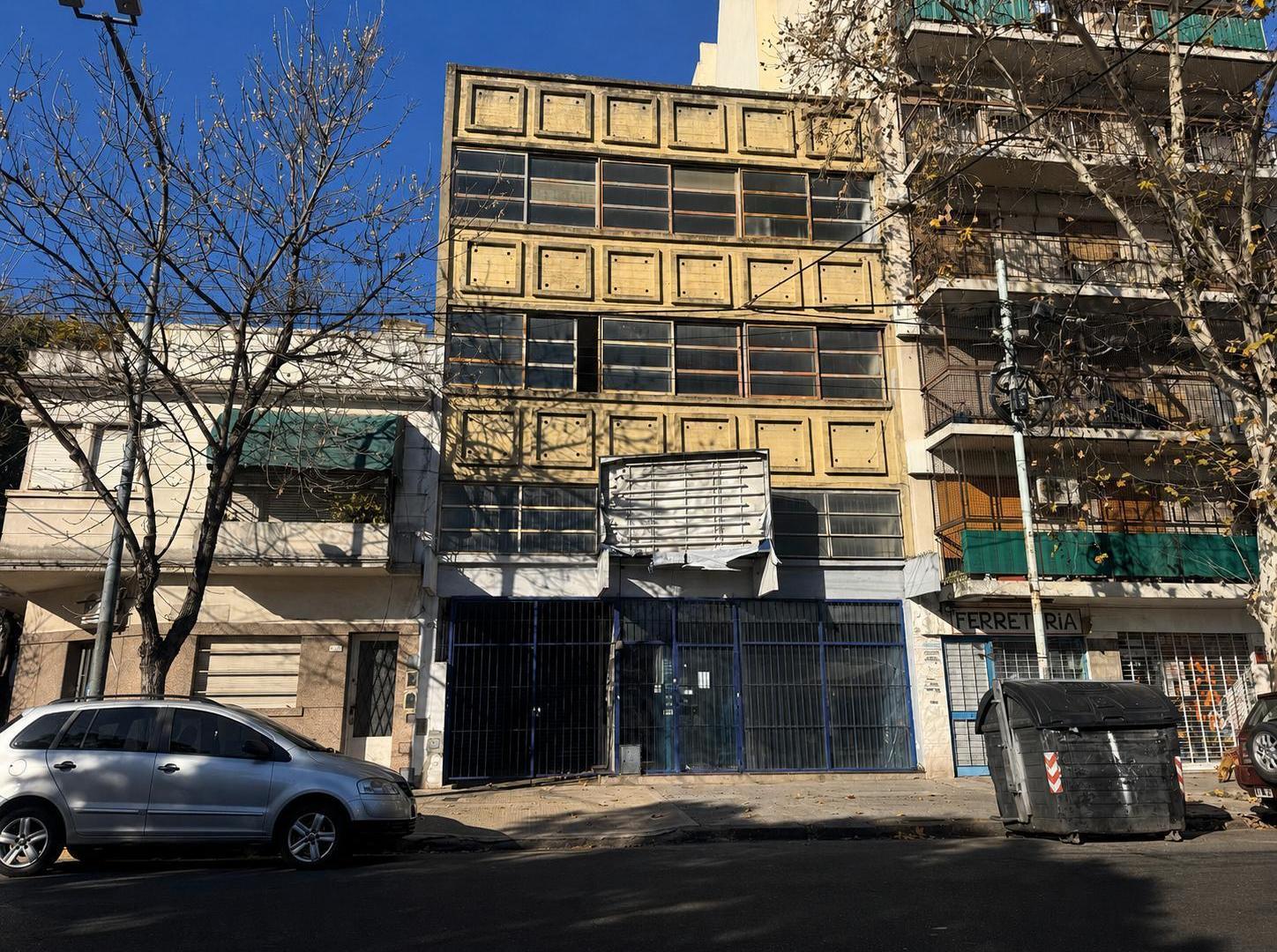 Foto de Local y depósito en venta - Villa del Parque - Villa General Mitre, imagen 1