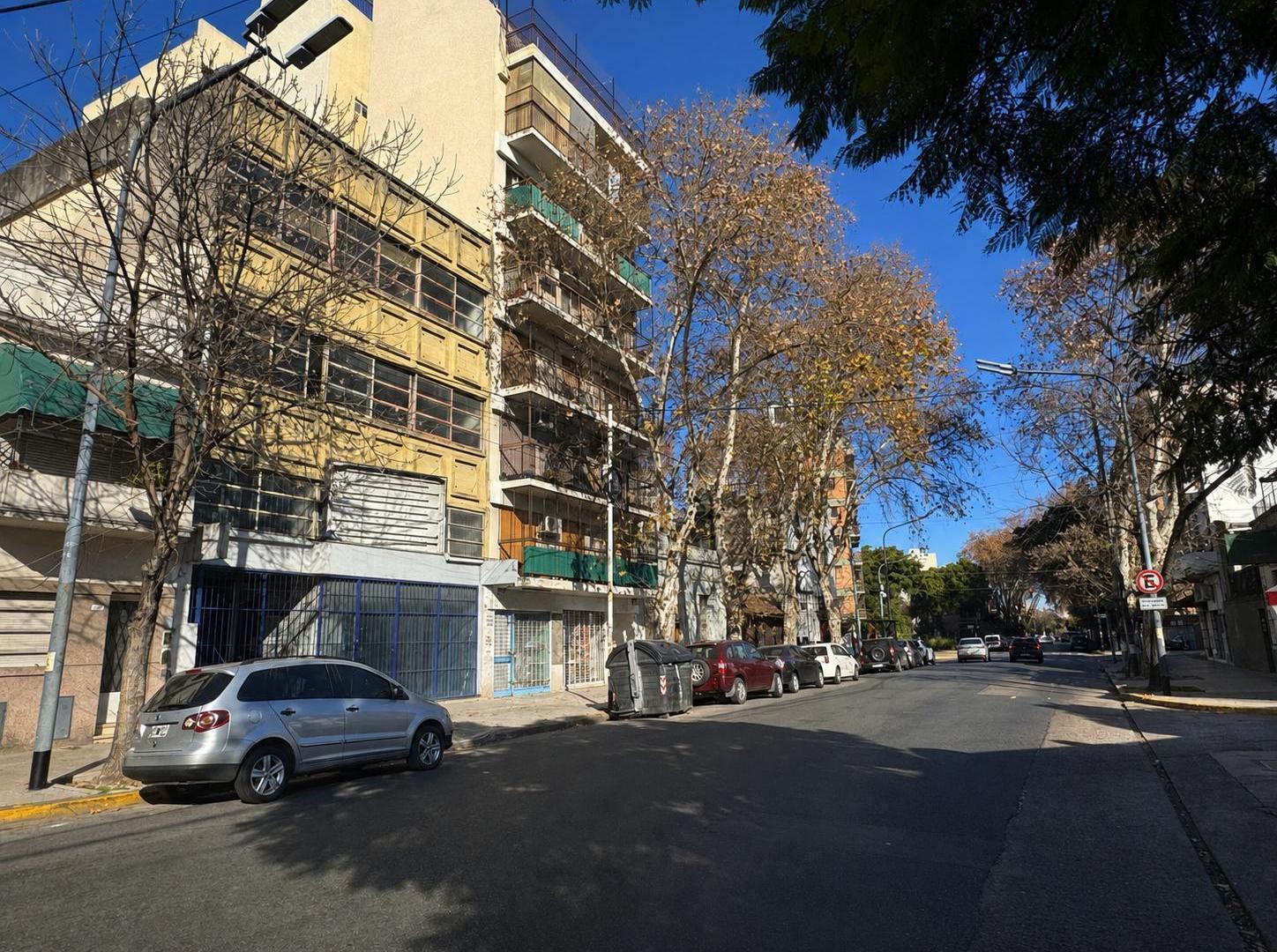 Foto de Local y depósito en venta - Villa del Parque - Villa General Mitre, imagen 2