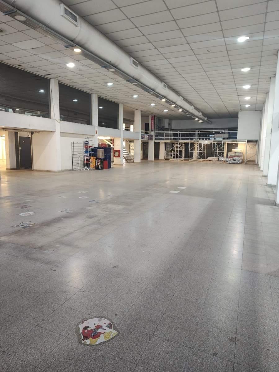 Foto de EXCELENTE LOCAL COMERCIAL CON OFICINAS Y DEPOSITO, imagen 5