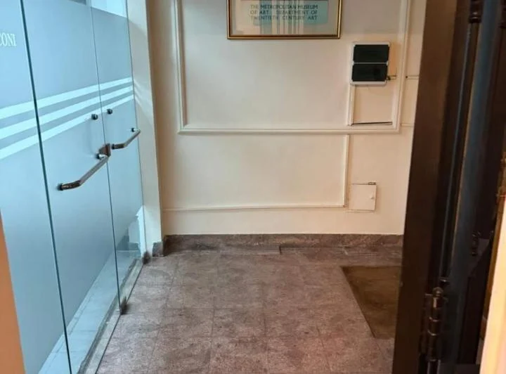 Uso comercial . Casa en Corro entre Duarte Quirós y Bv. San Juan . Zona Tribunales 2