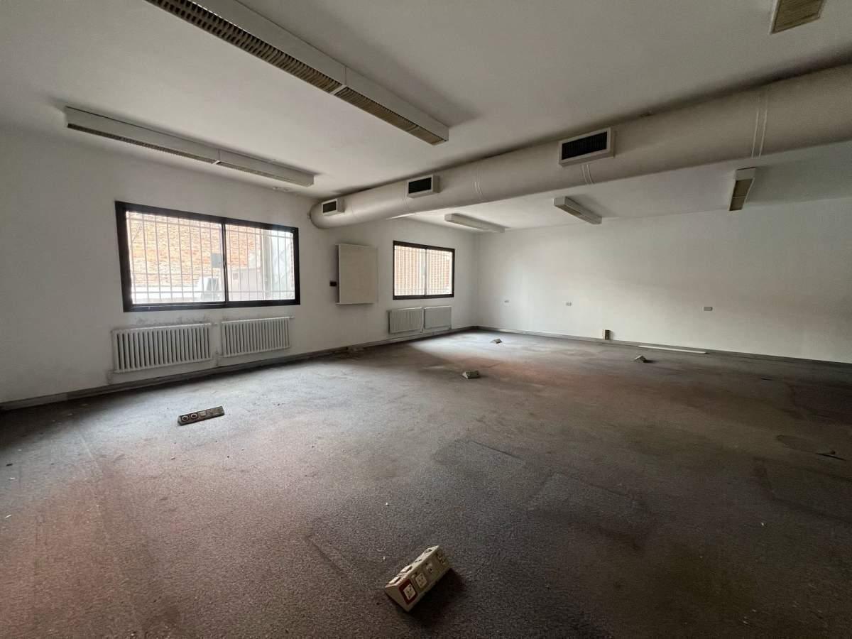 Foto de Edificio Corporativo en Zona Premium . 5 Plantas, cocheras y terraza!, imagen 1