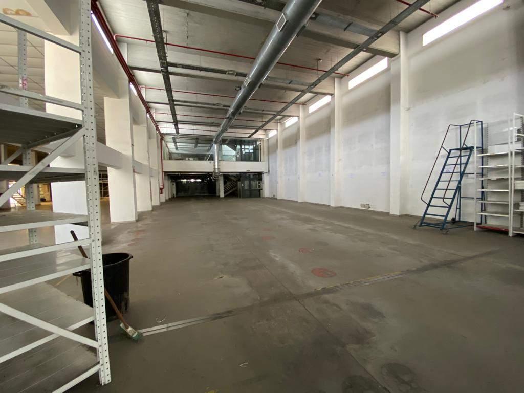 Foto de EDIFICIO COORPORATIVO CON ESTACIONAMIENTO, imagen 2