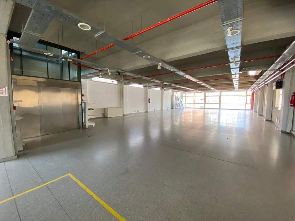 Foto de EDIFICIO COORPORATIVO CON ESTACIONAMIENTO, imagen 5