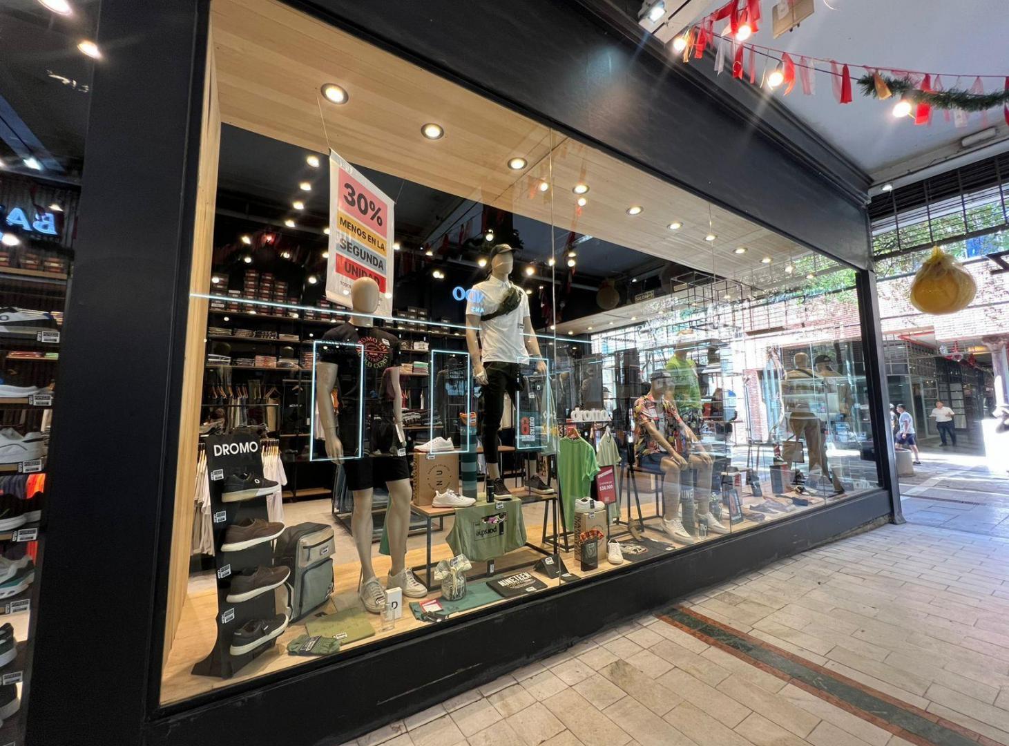 Foto de Local Comercial en la mejor zona de la Peatonal de Cordoba . Alto transito!!!, imagen 3