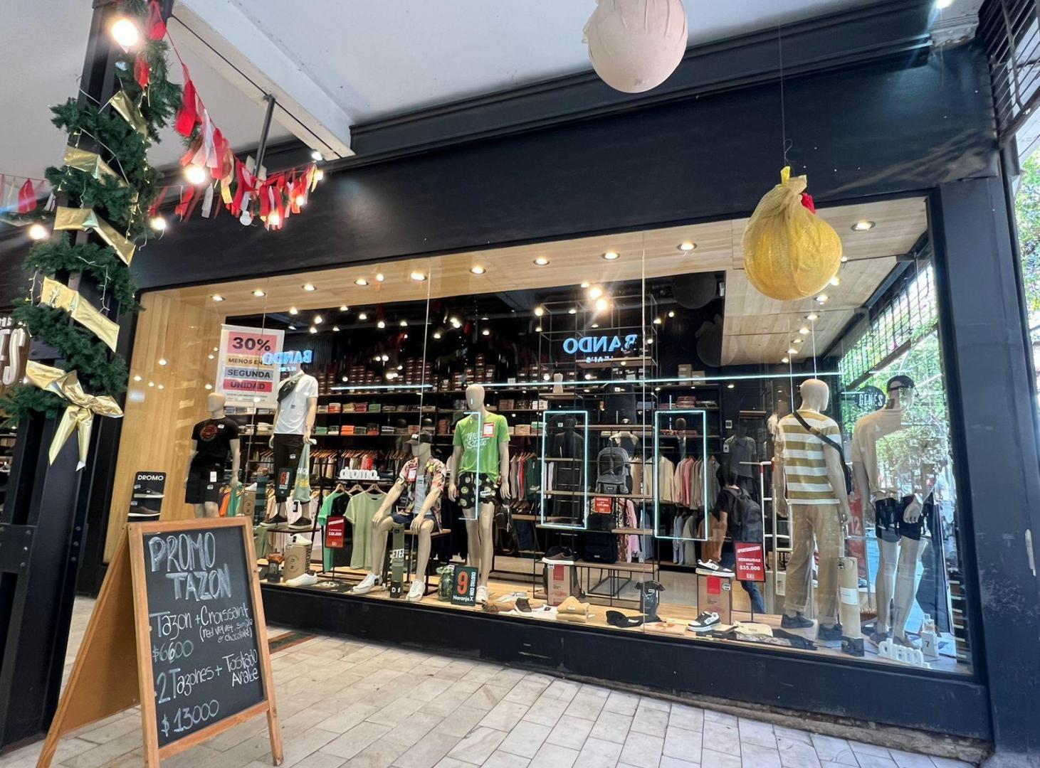 Foto de Local Comercial en la mejor zona de la Peatonal de Cordoba . Alto transito!!!, imagen 2