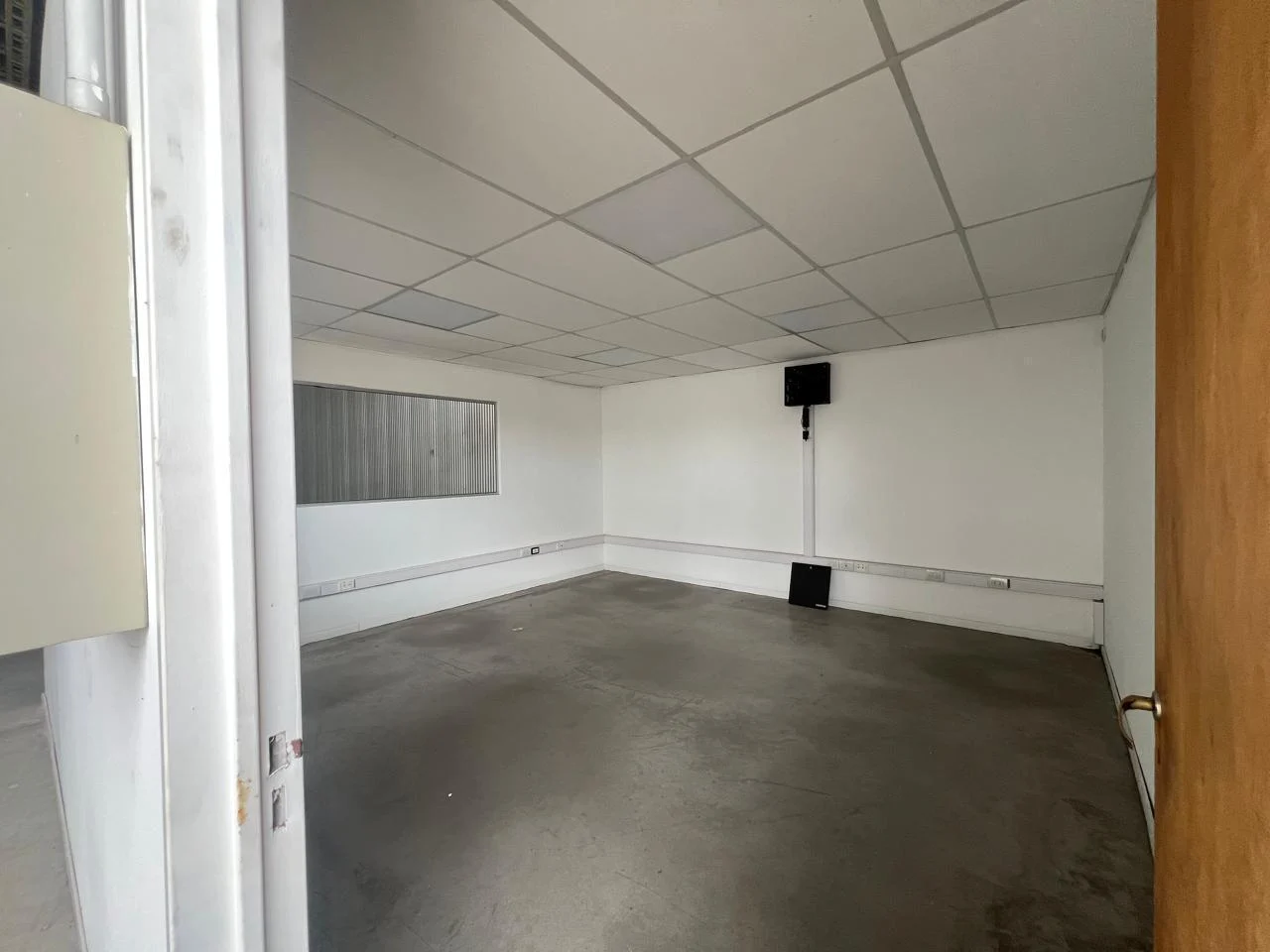 Foto de Deposito 300m2 con playa de maniobra exclusiva . Red Bomberos, imagen 4