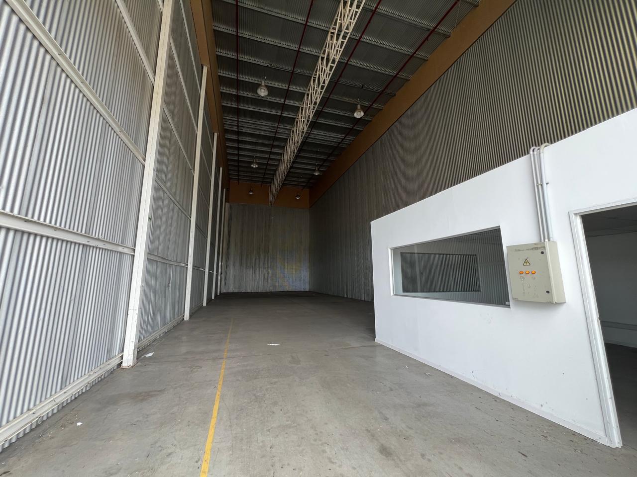 Foto de Deposito 300m2 con playa de maniobra exclusiva . Red Bomberos, imagen 3