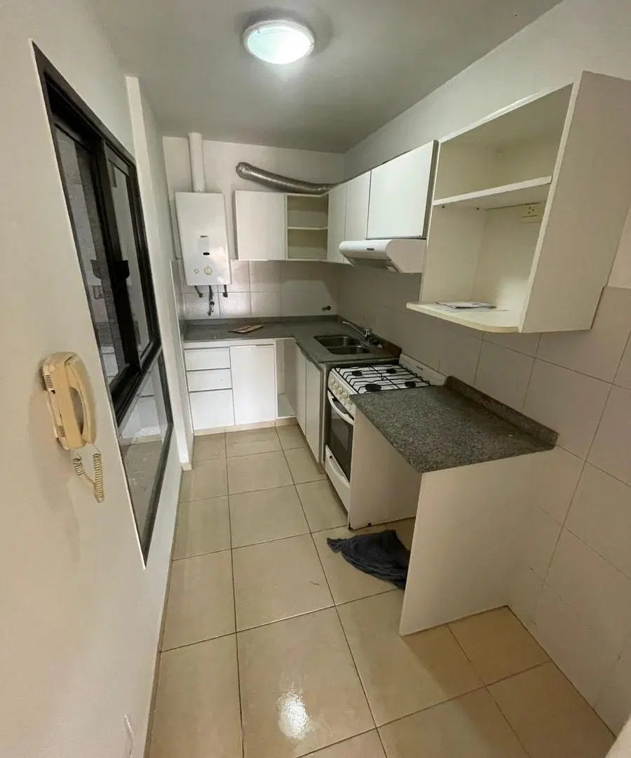 Departamento en Alquiler en Edificio de Categoria . A 300mtrs de Patio Olmos! 2