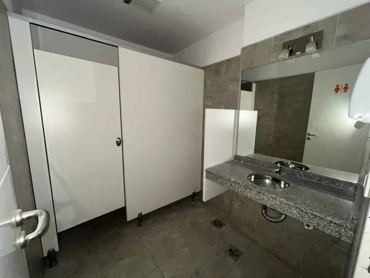 Foto de Oficina en Alquiler 175 m en Ciudad Gama con Vista a Av. Colón, imagen 1