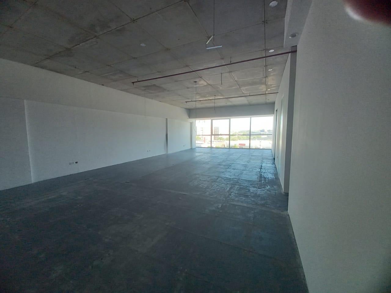 Oficina en Alquiler 175 m en Ciudad Gama con Vista a Av. Colón