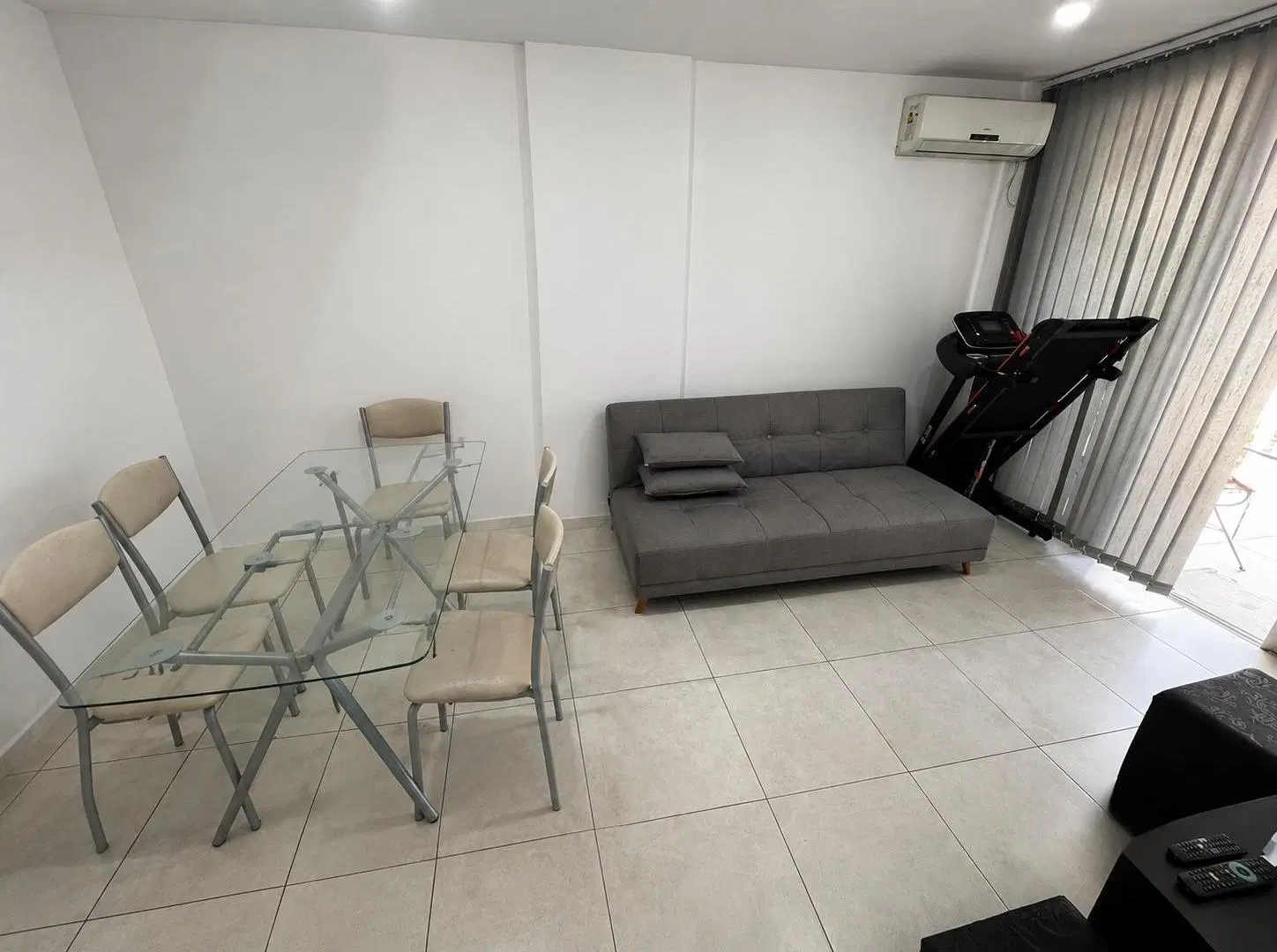 Moderno Departamento Externo con Balcon y Cochera . Quincho, asador y pileta! 4