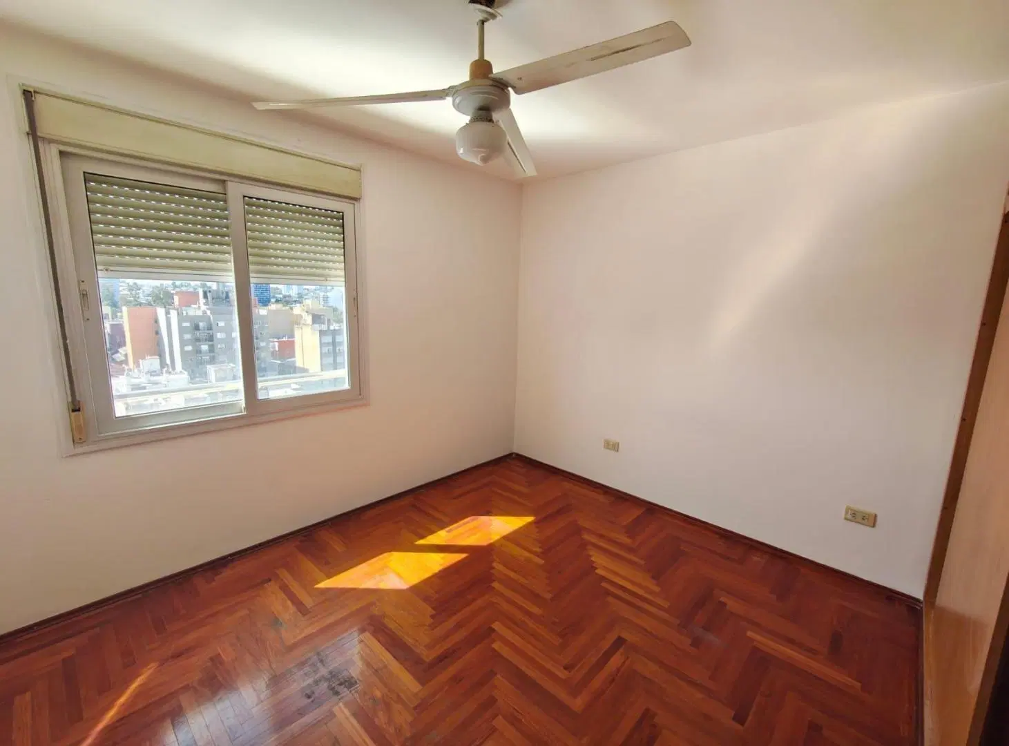 Departamento en Zona Centro con Excelente Iluminacion y Posesion Inmediata 3