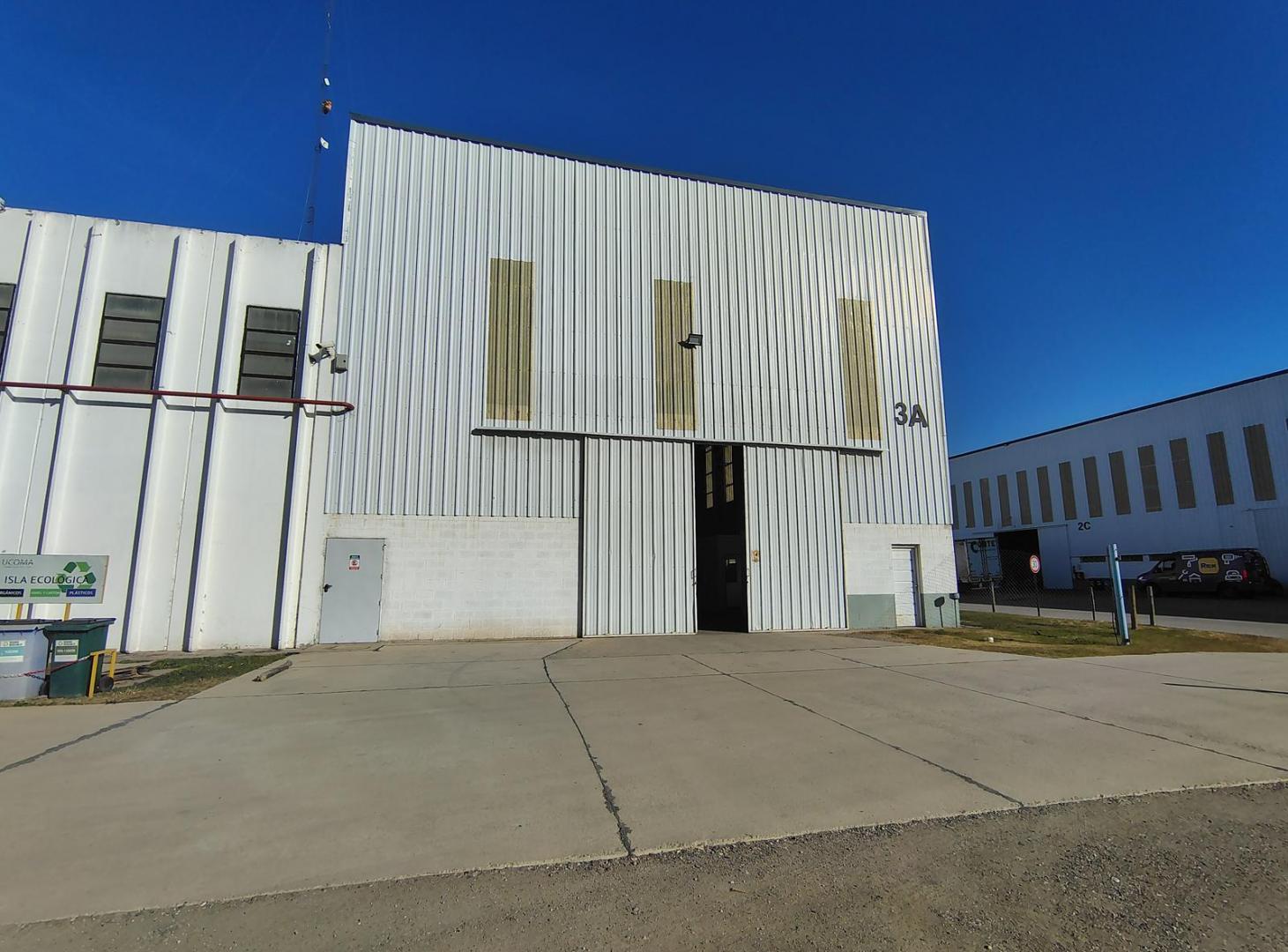 Deposito 900m2 con Excelente Exposicion . Seguridad 24hs!!!