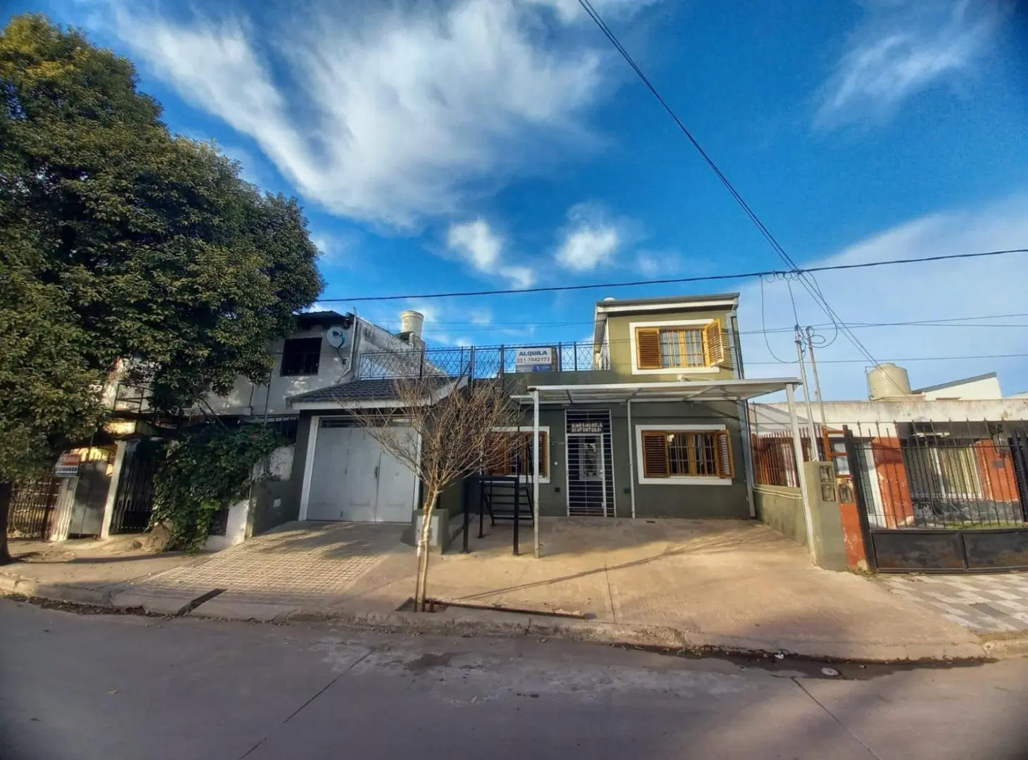 Departamento con Terraza con Asador y Pergola de Estacionamiento 2
