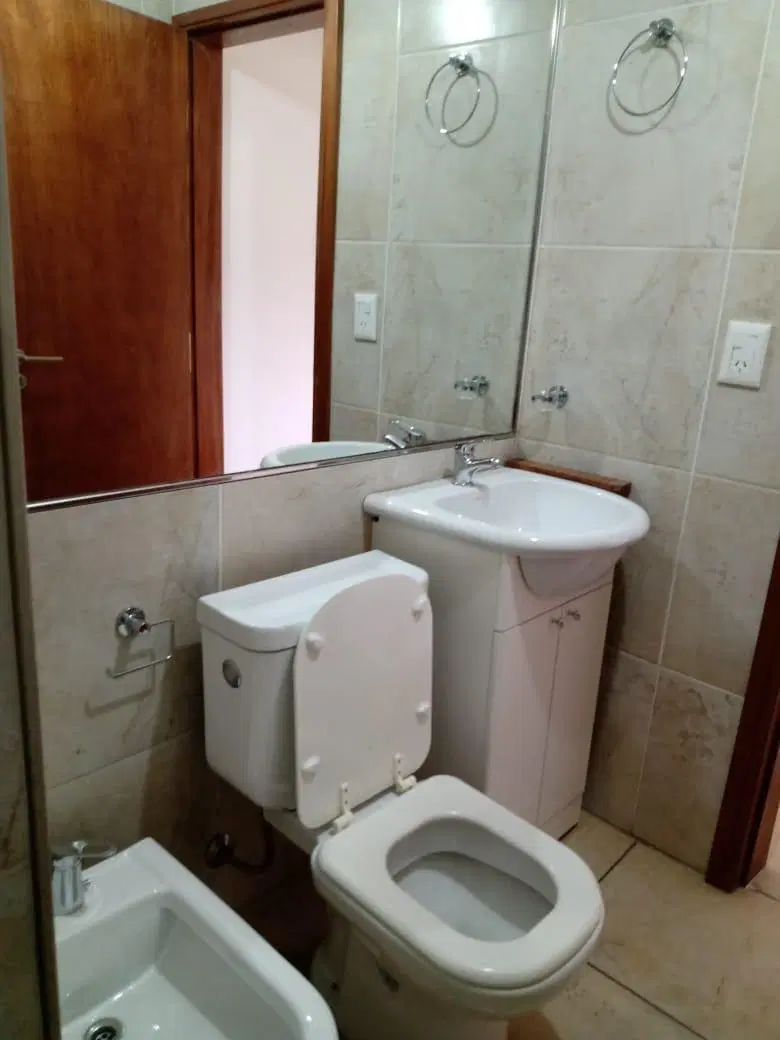 Departamento en Centro con Balcon, Pileta y Asadores 4