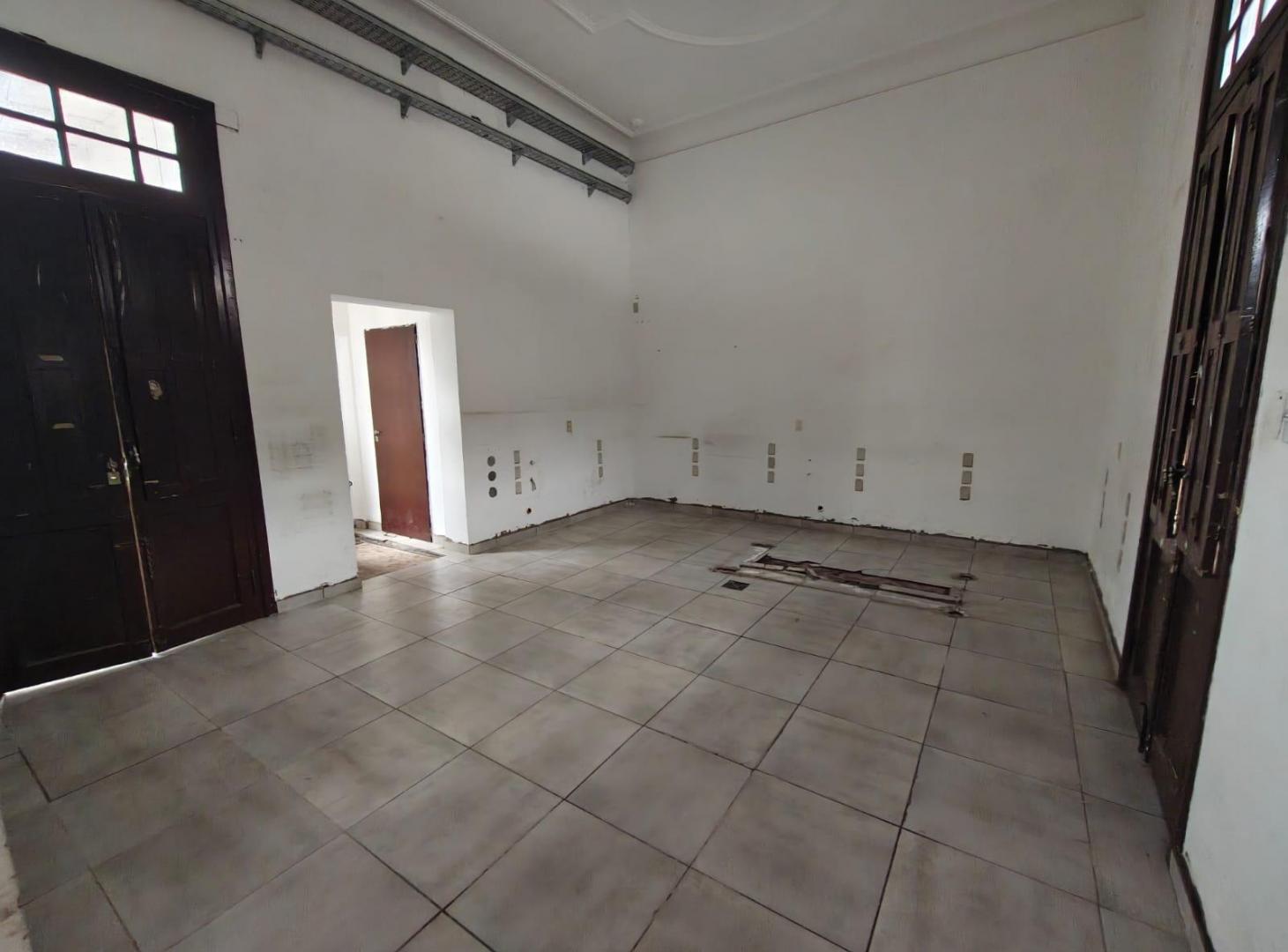 Foto de Casa Uso Comercial en el Corazon de Alto Alberdi, imagen 2