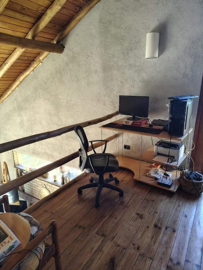Foto de Casa de Estilo Campo en 4 Hojas . 2.363 m² de Parque, Pileta y Gran, imagen 2