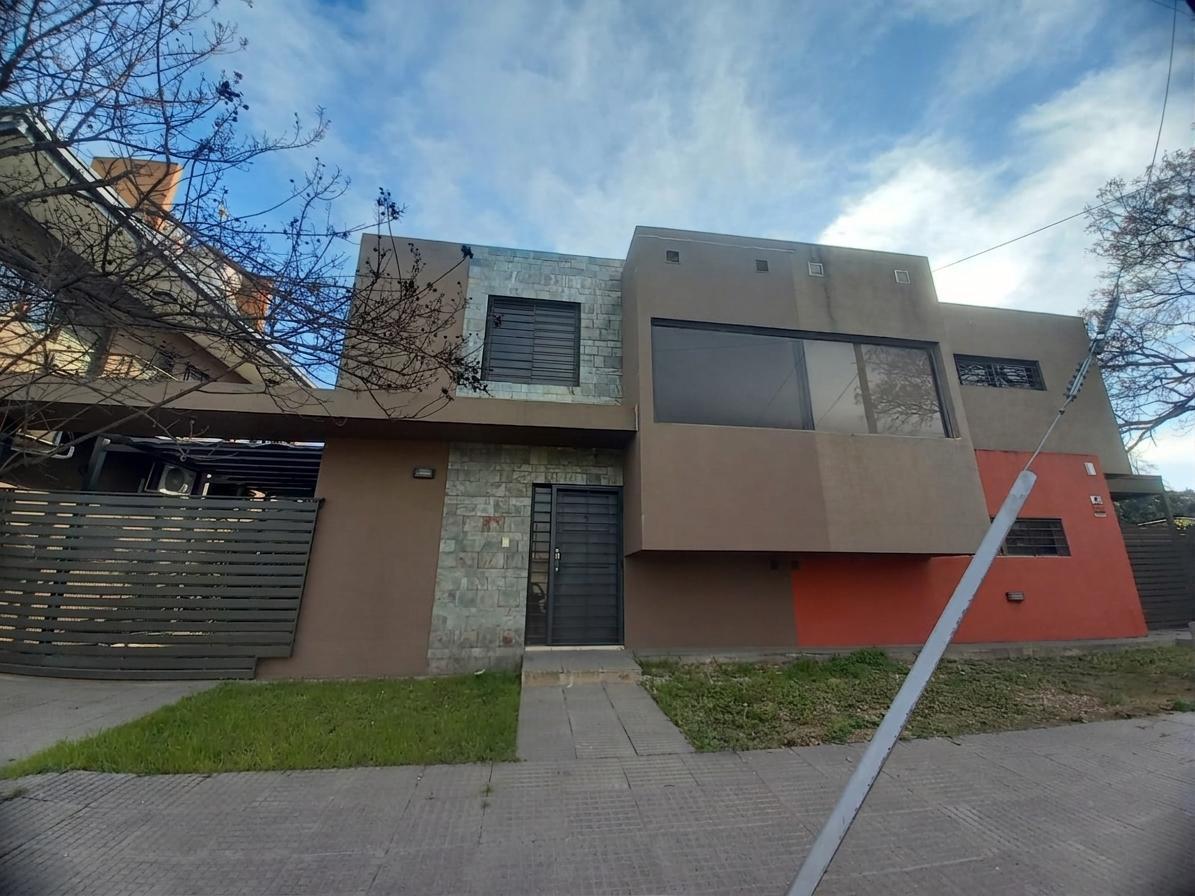 Foto de Dúplex 2 Dormitorios con Cochera y Patio con Asador – Villa Allende, imagen 1
