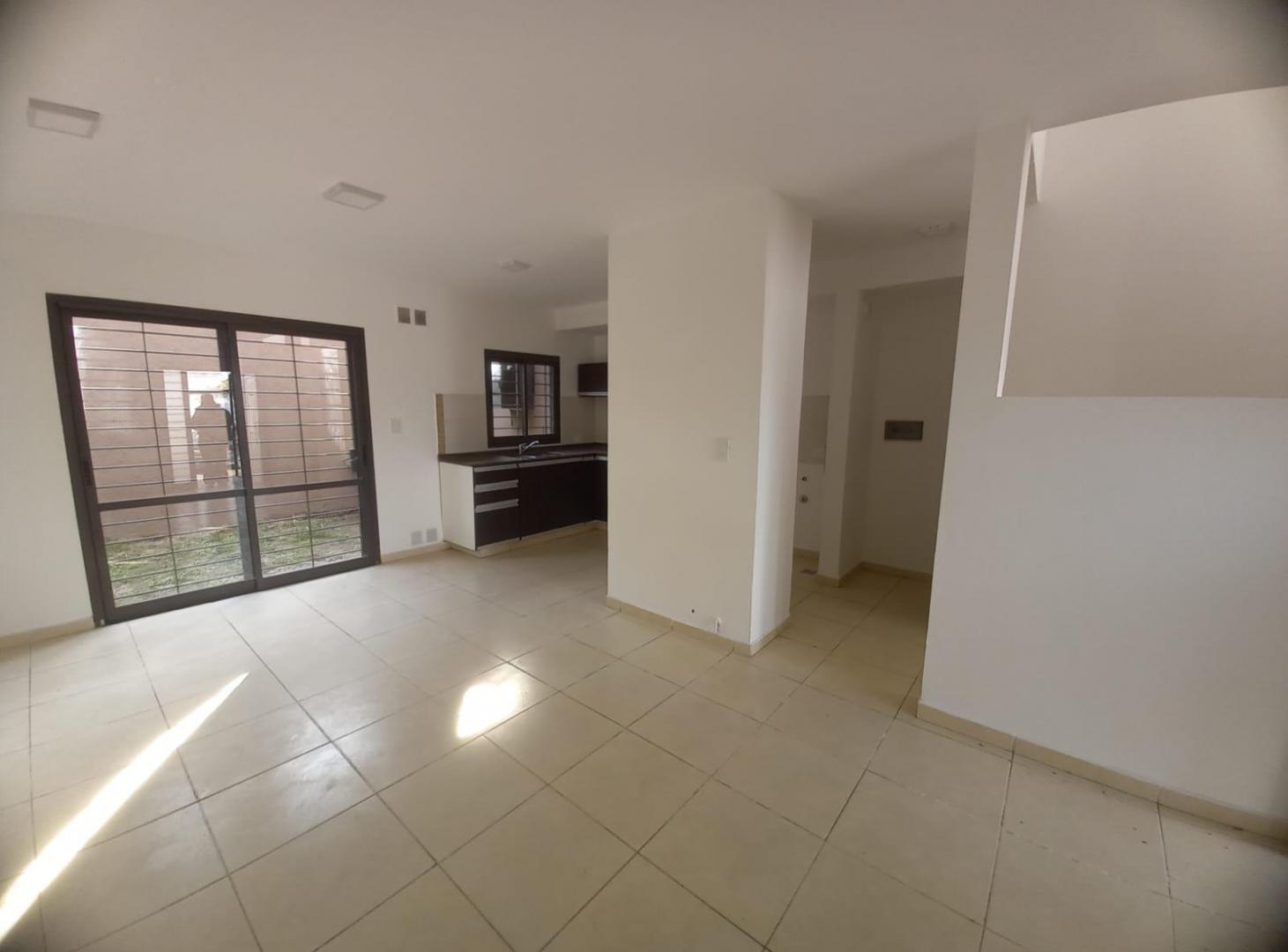 Foto de Dúplex 2 Dormitorios con Cochera y Patio con Asador – Villa Allende, imagen 2