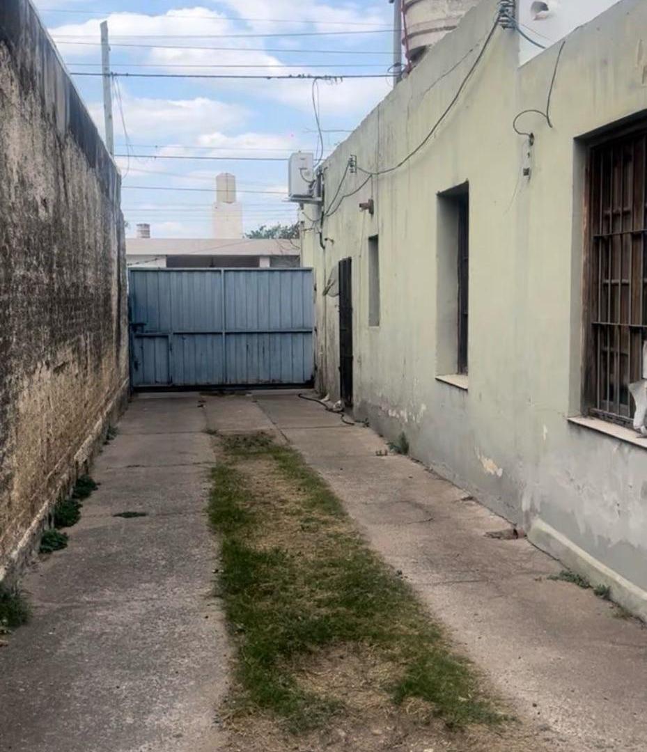 Foto de Casa con Local Comercial en Villa Cabrera . 848m2 de terreno!, imagen 1