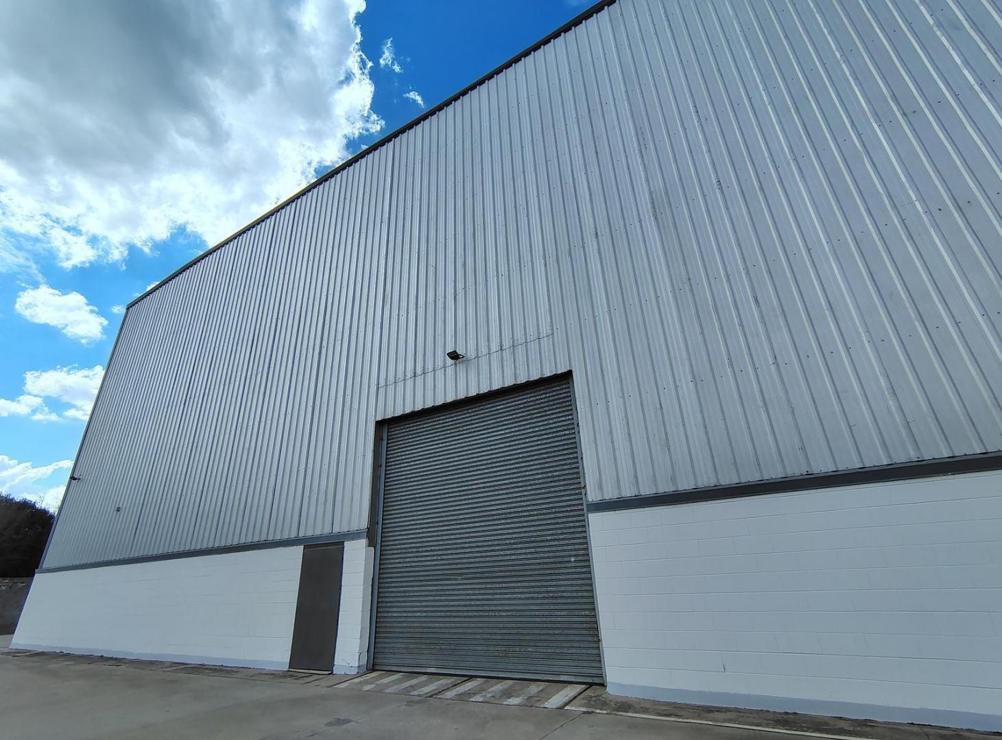 Foto de Deposito 2400m2 . Rociadores . Oficinas, baños y vestuarios!, imagen 5