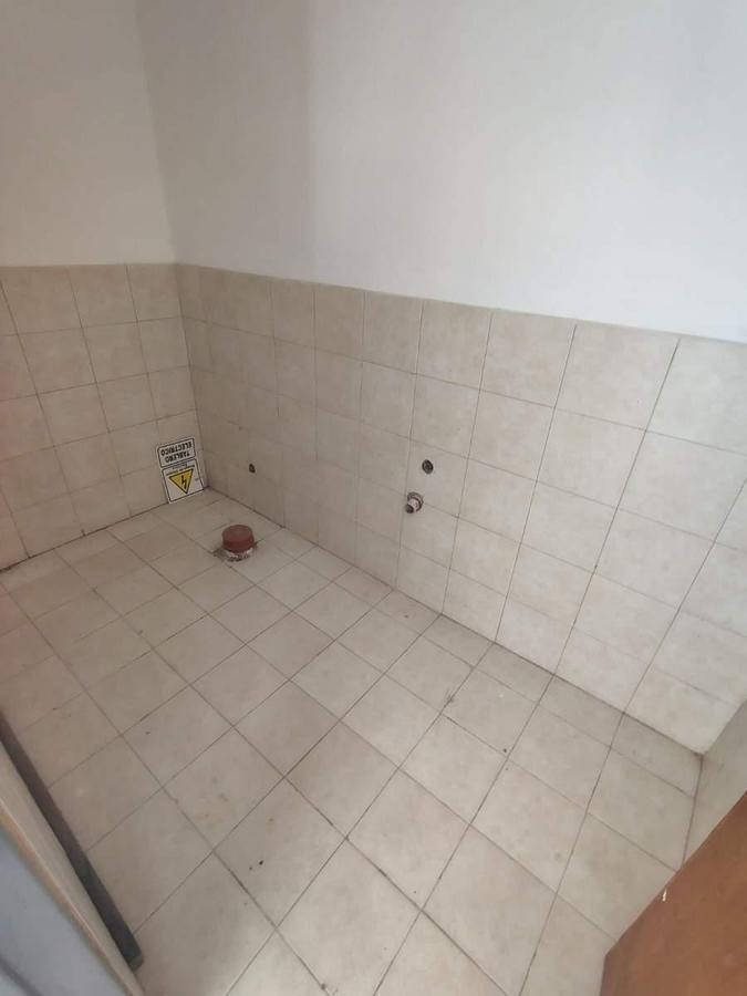 Foto de Alquiler Local Comercial sobre Bodereau . Vidriera Doble Altura y, imagen 3