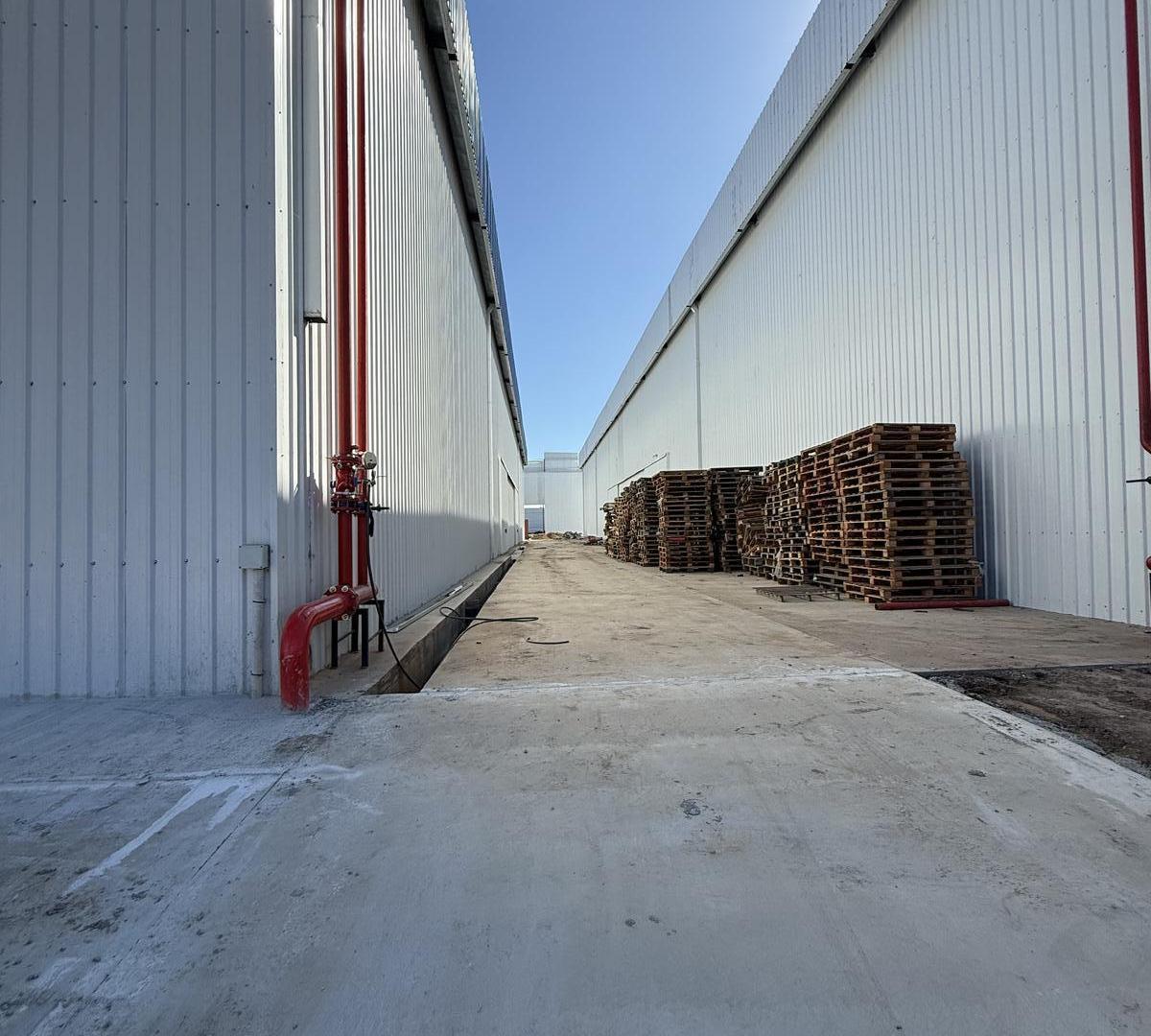 Foto de Deposito 1800m2 . Polo 52 . Oficinas, baños y rociadores . AUT CBA, imagen 4