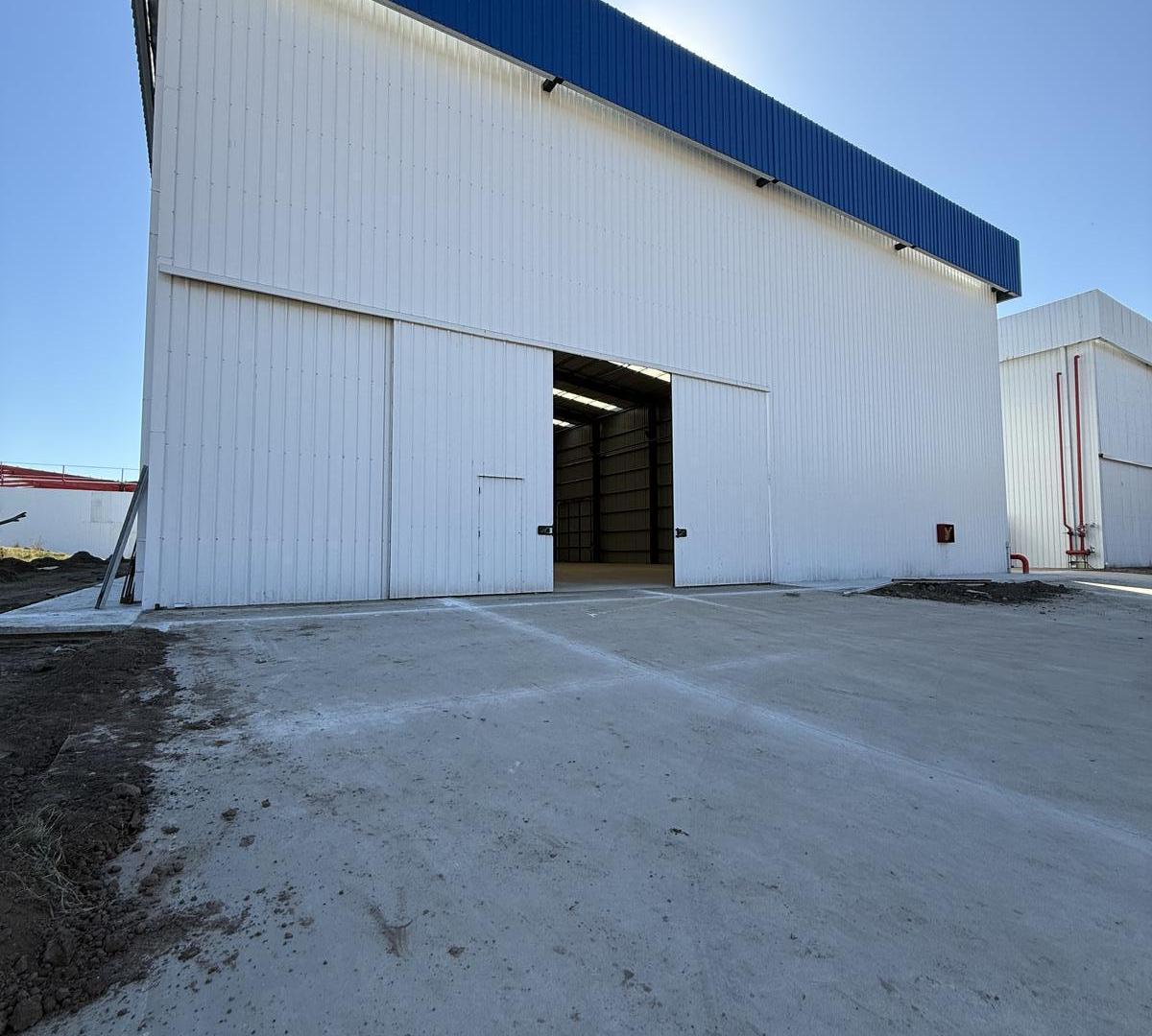 Foto de Deposito 1800m2 . Polo 52 . Oficinas, baños y rociadores . AUT CBA, imagen 2